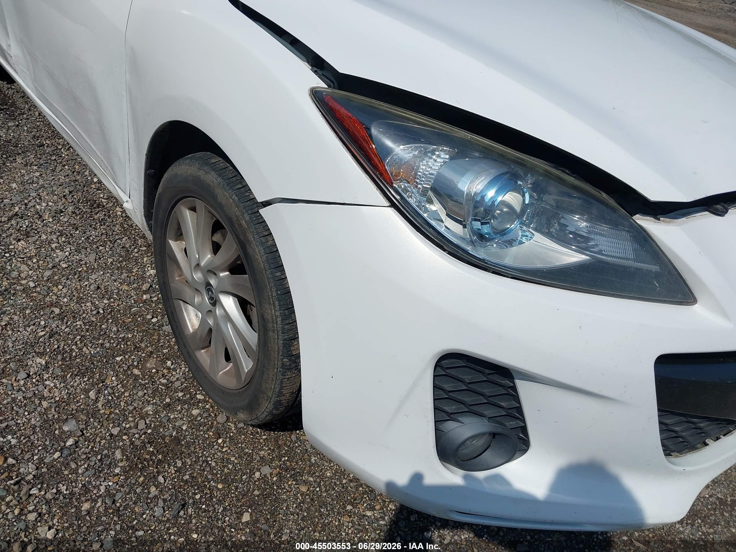 2013 Mazda Mazda3 I Grand Touring White vin: JM1BL1MPXD1823693