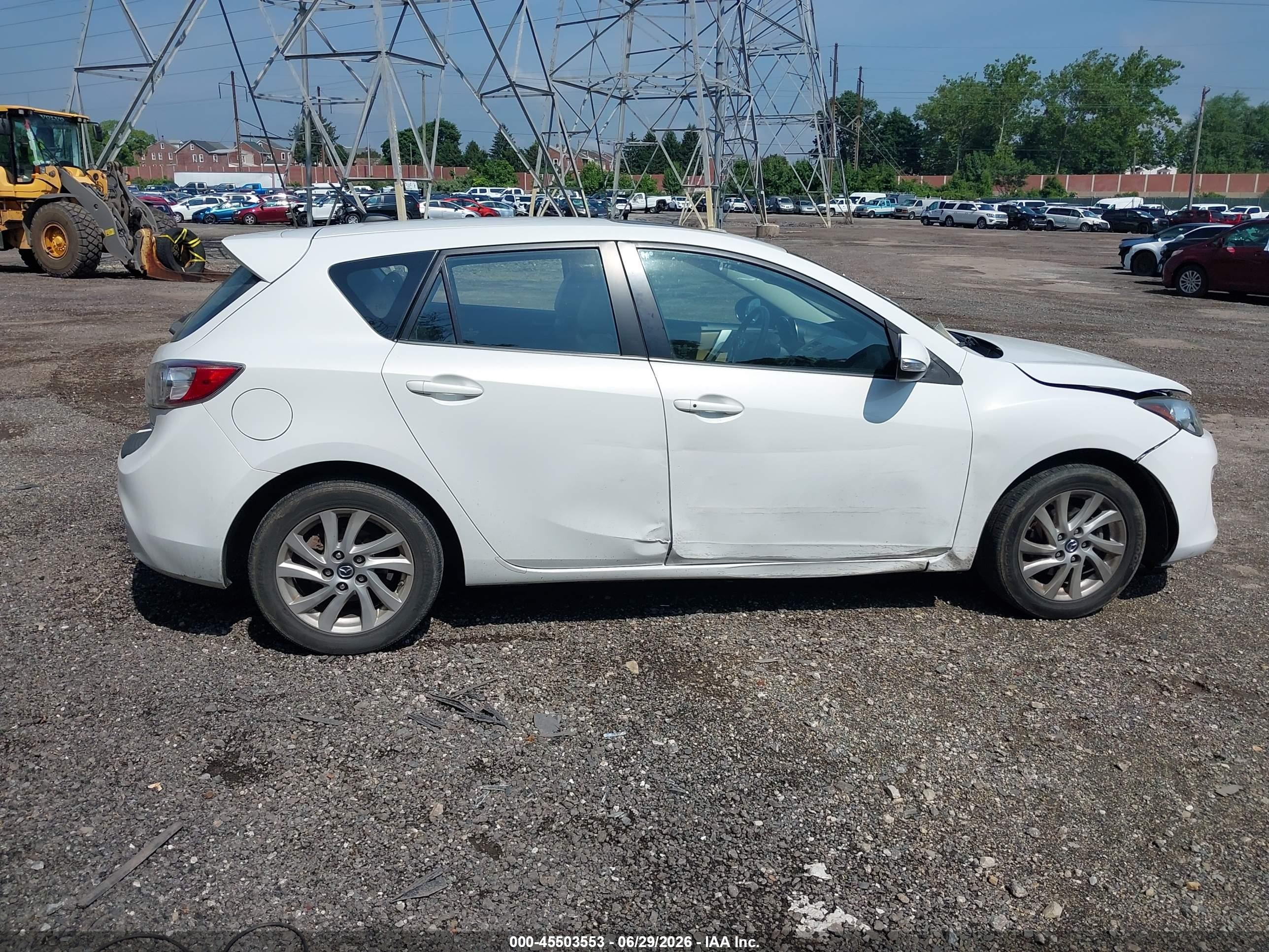 2013 Mazda Mazda3 I Grand Touring White vin: JM1BL1MPXD1823693