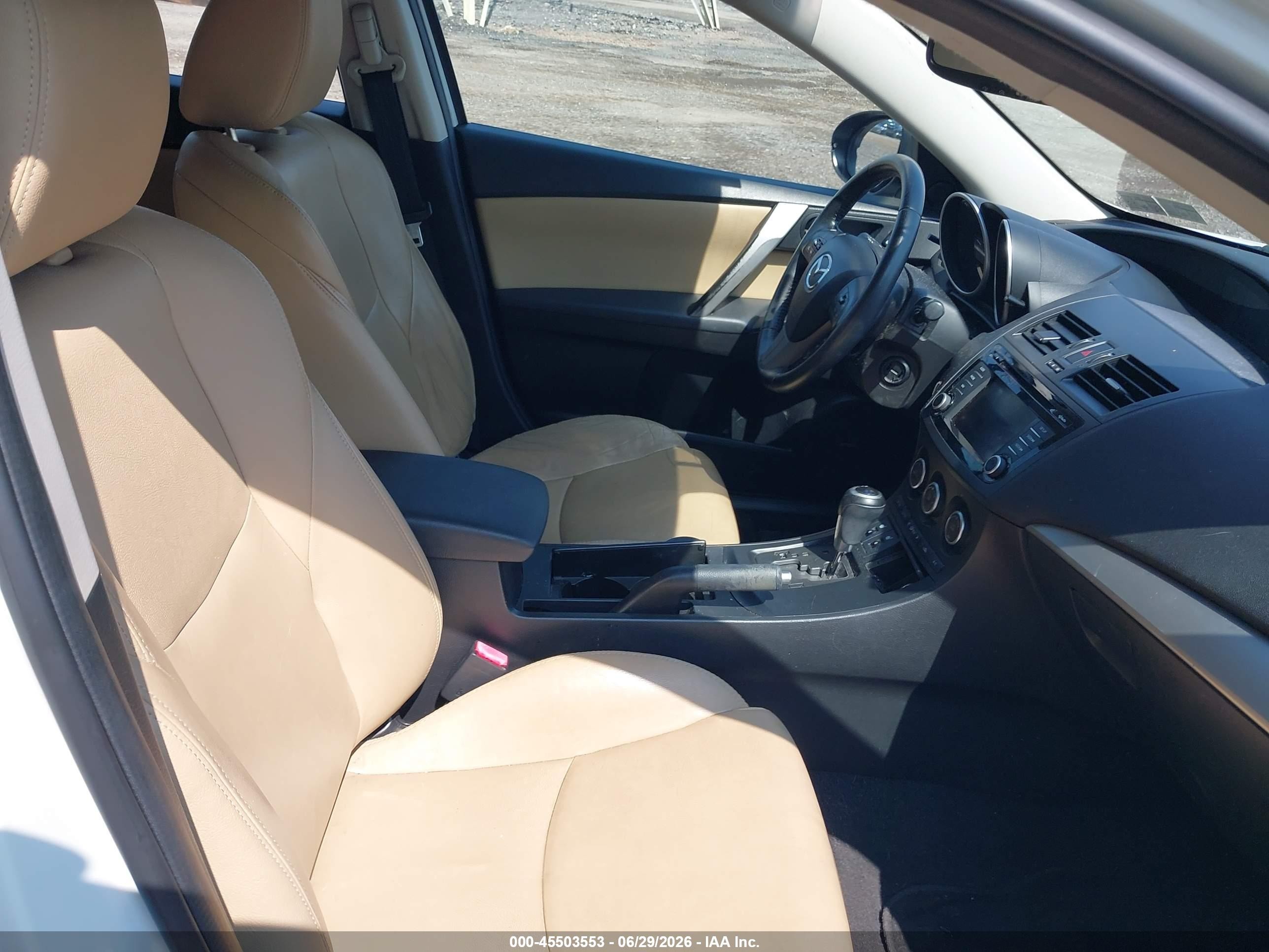 2013 Mazda Mazda3 I Grand Touring White vin: JM1BL1MPXD1823693