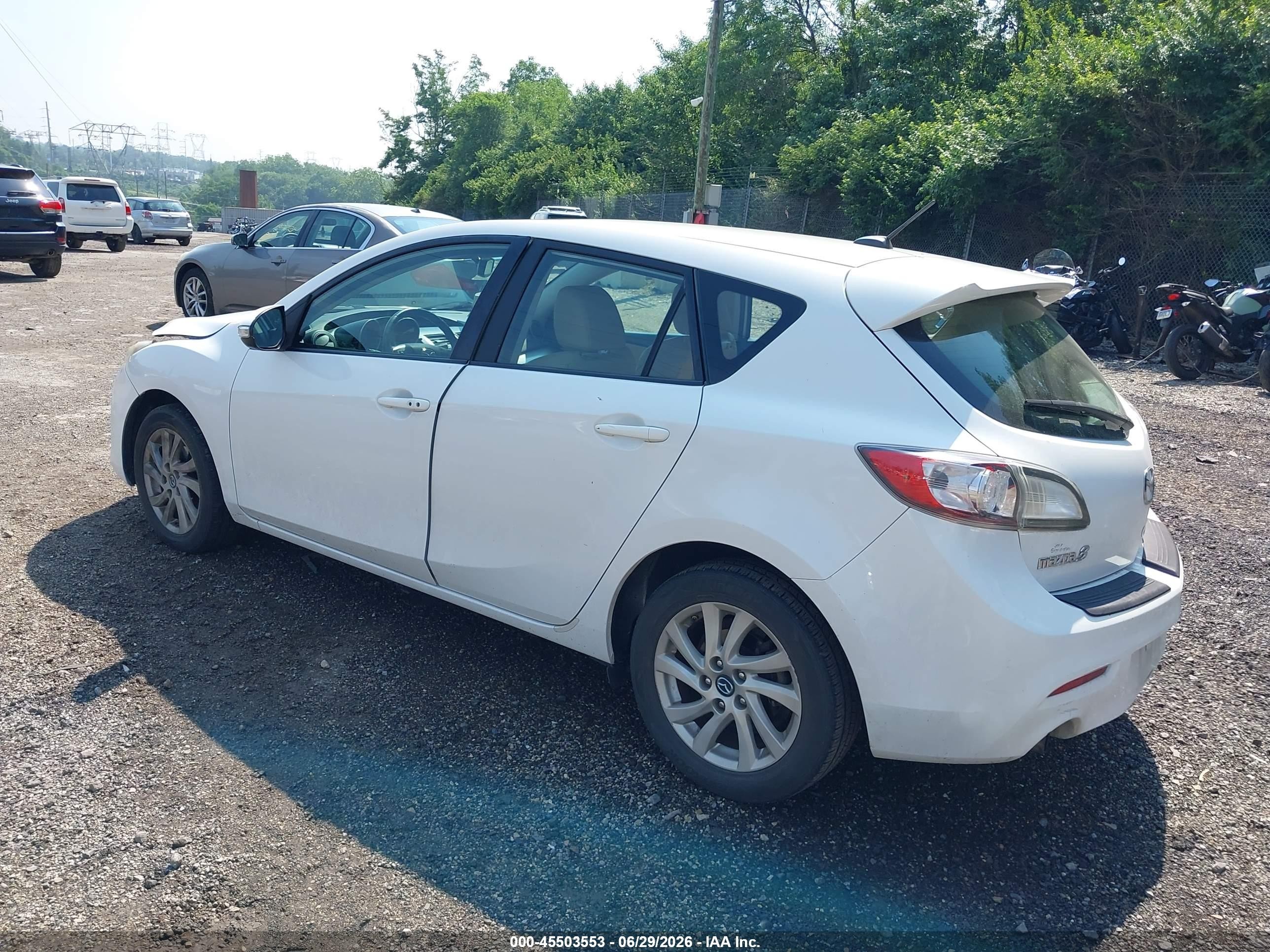 2013 Mazda Mazda3 I Grand Touring White vin: JM1BL1MPXD1823693