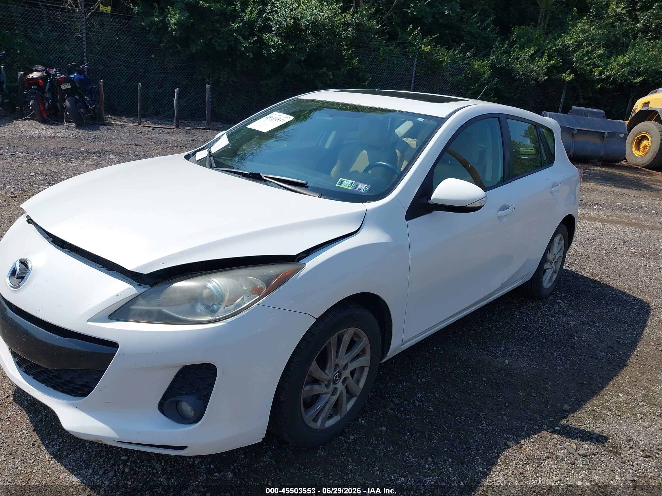 2013 Mazda Mazda3 I Grand Touring White vin: JM1BL1MPXD1823693