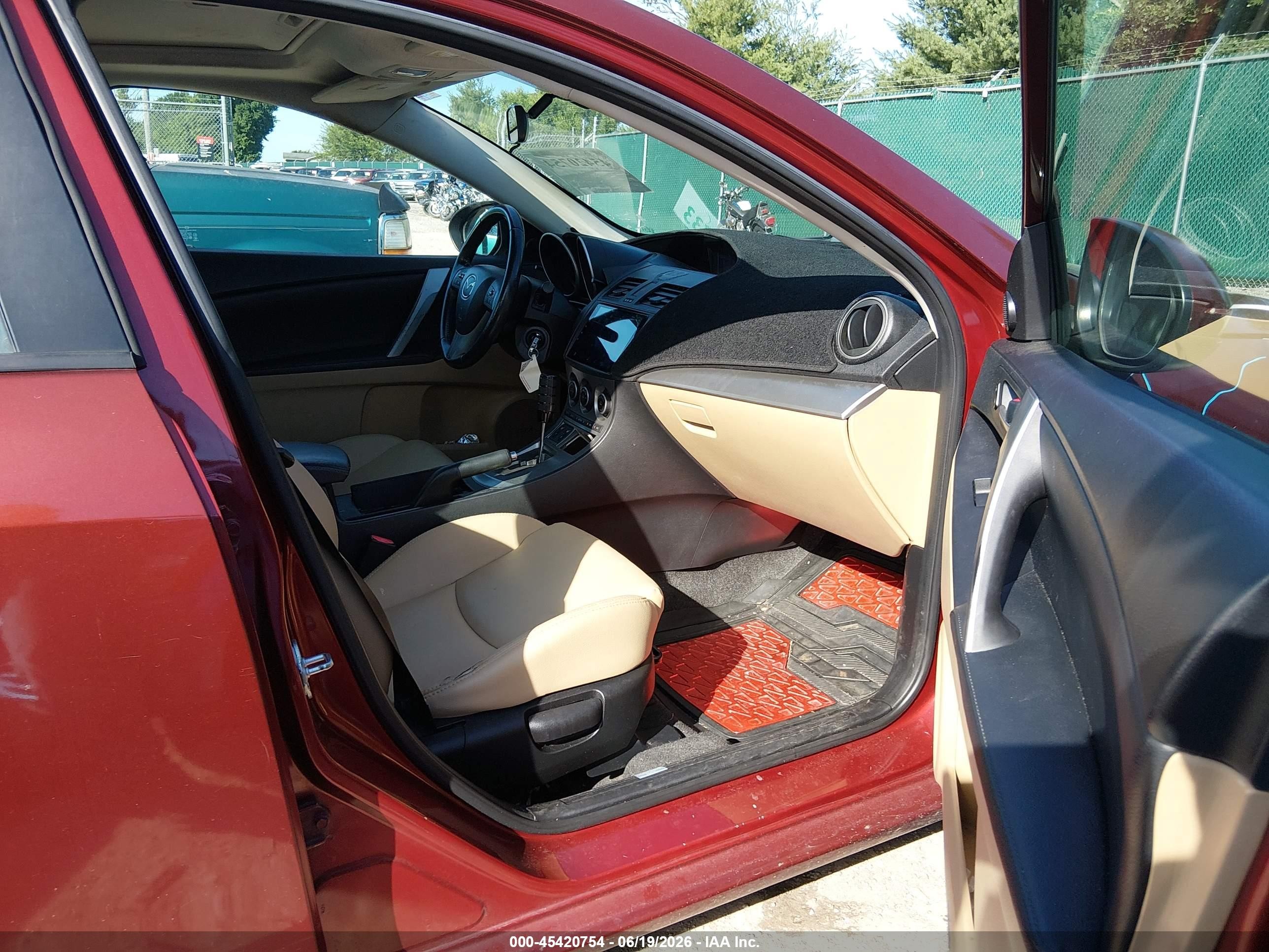 2010 Mazda Mazda3 S Grand Touring Burgundy vin: JM1BL1S50A1250462