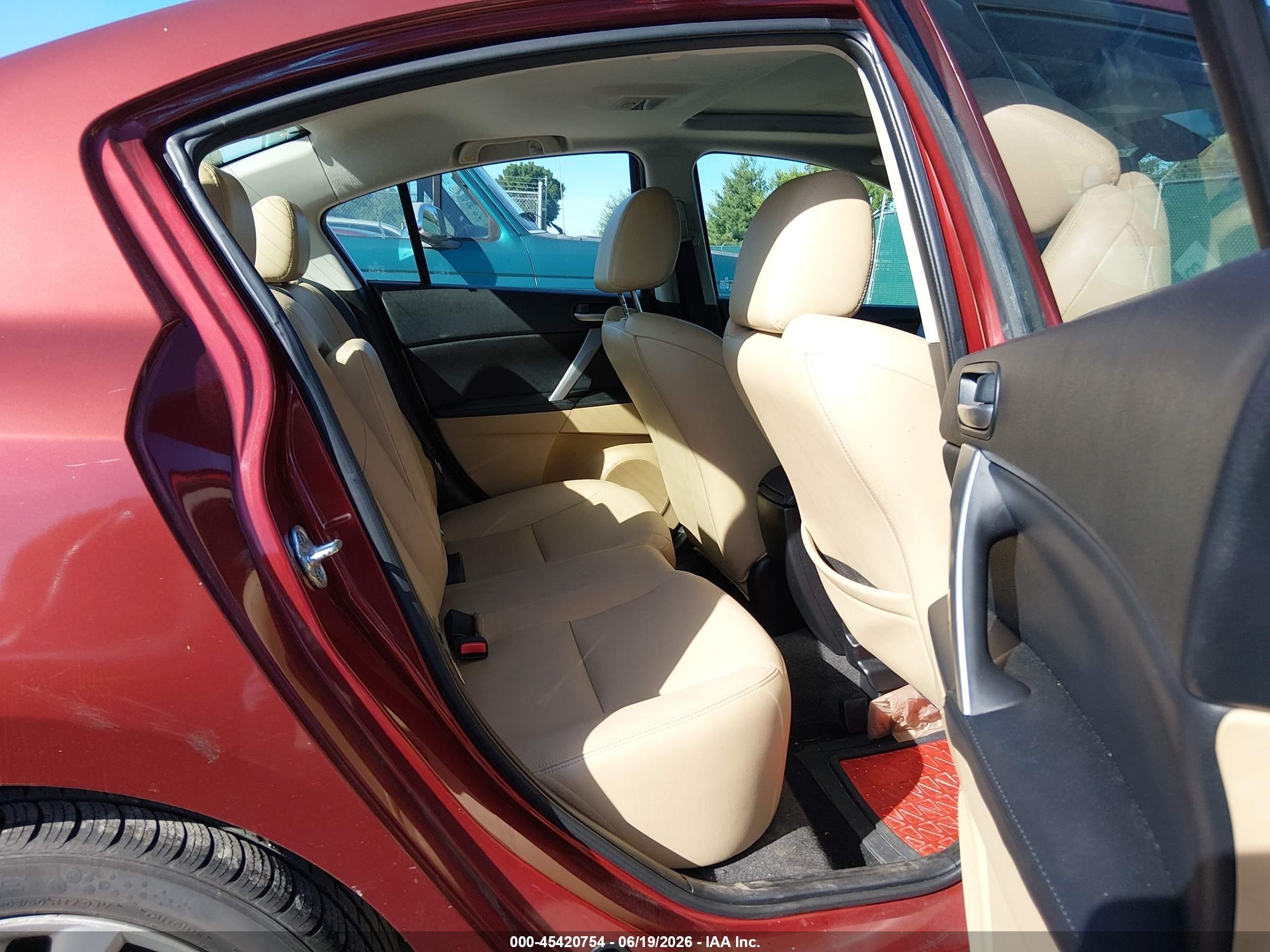2010 Mazda Mazda3 S Grand Touring Burgundy vin: JM1BL1S50A1250462