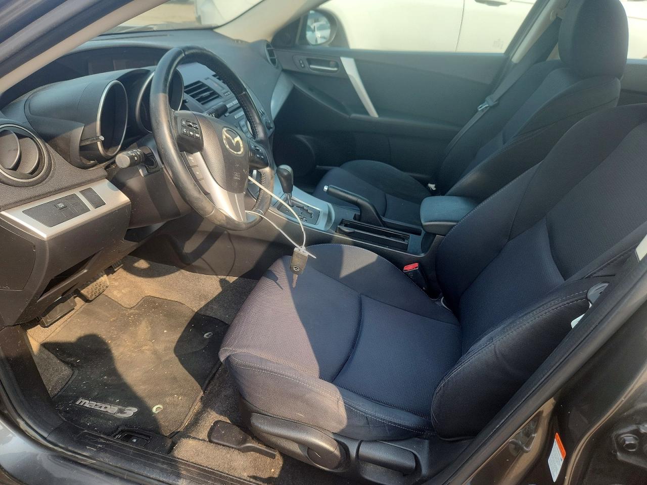 2010 Mazda 3 S Угольный vin: JM1BL1S53A1324120
