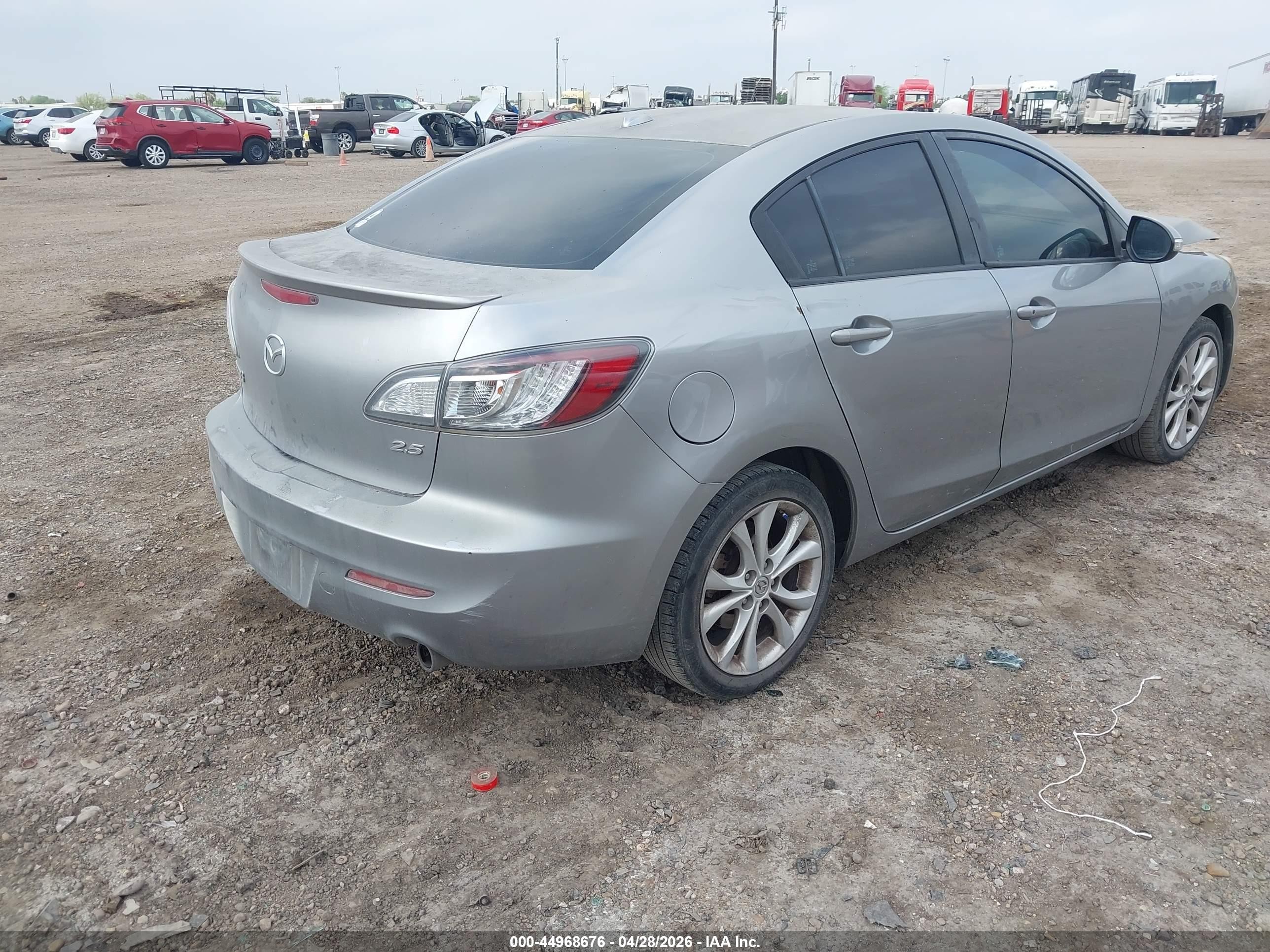 2010 Mazda Mazda3 S Grand Touring Silver vin: JM1BL1S55A1101139
