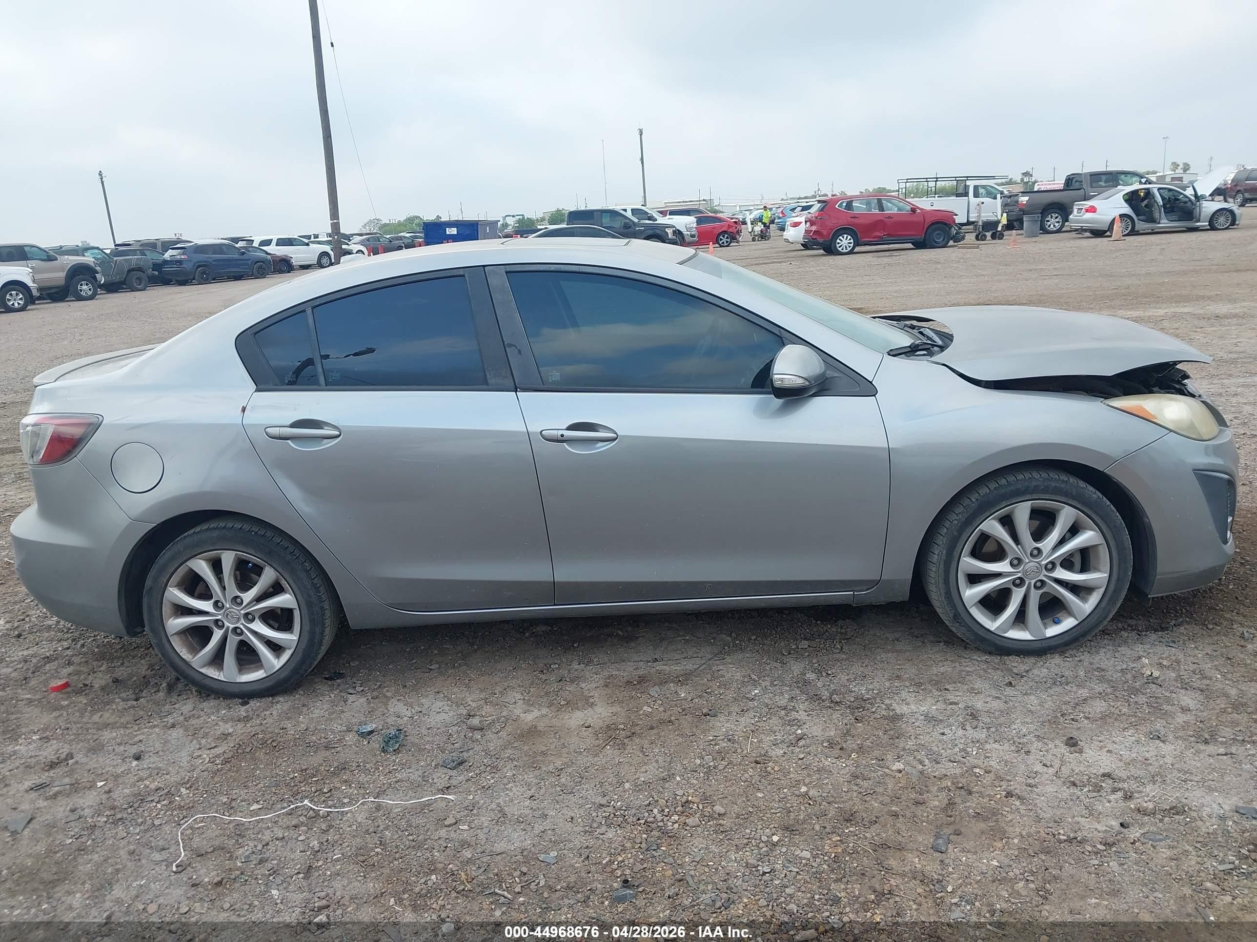 2010 Mazda Mazda3 S Grand Touring Silver vin: JM1BL1S55A1101139