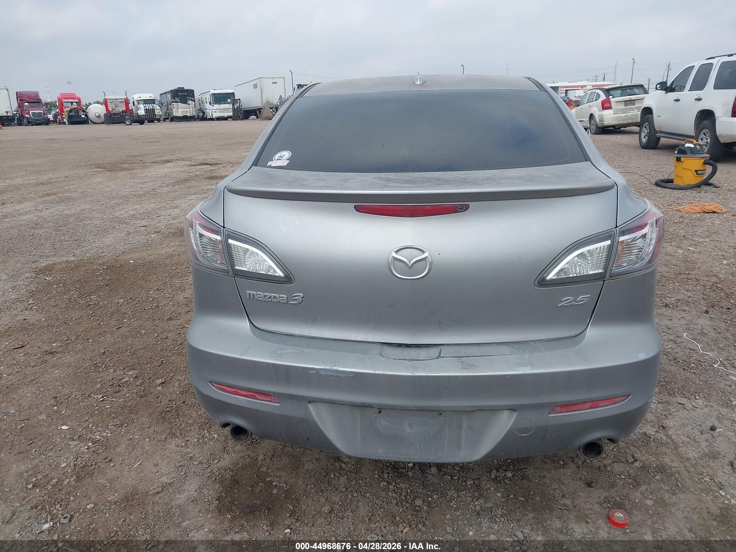 2010 Mazda Mazda3 S Grand Touring Silver vin: JM1BL1S55A1101139