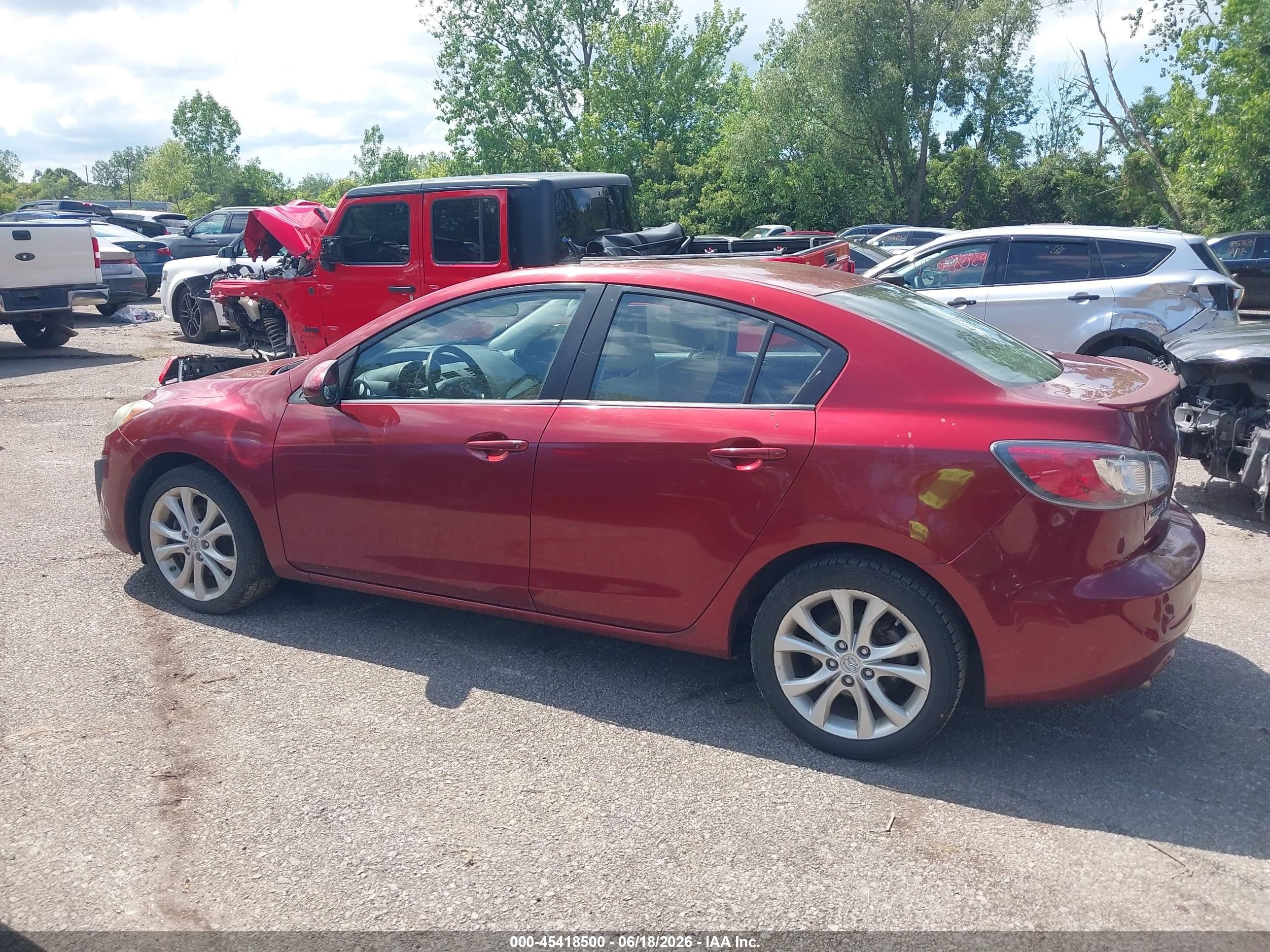 2010 Mazda Mazda3 S Sport Red vin: JM1BL1S57A1258588