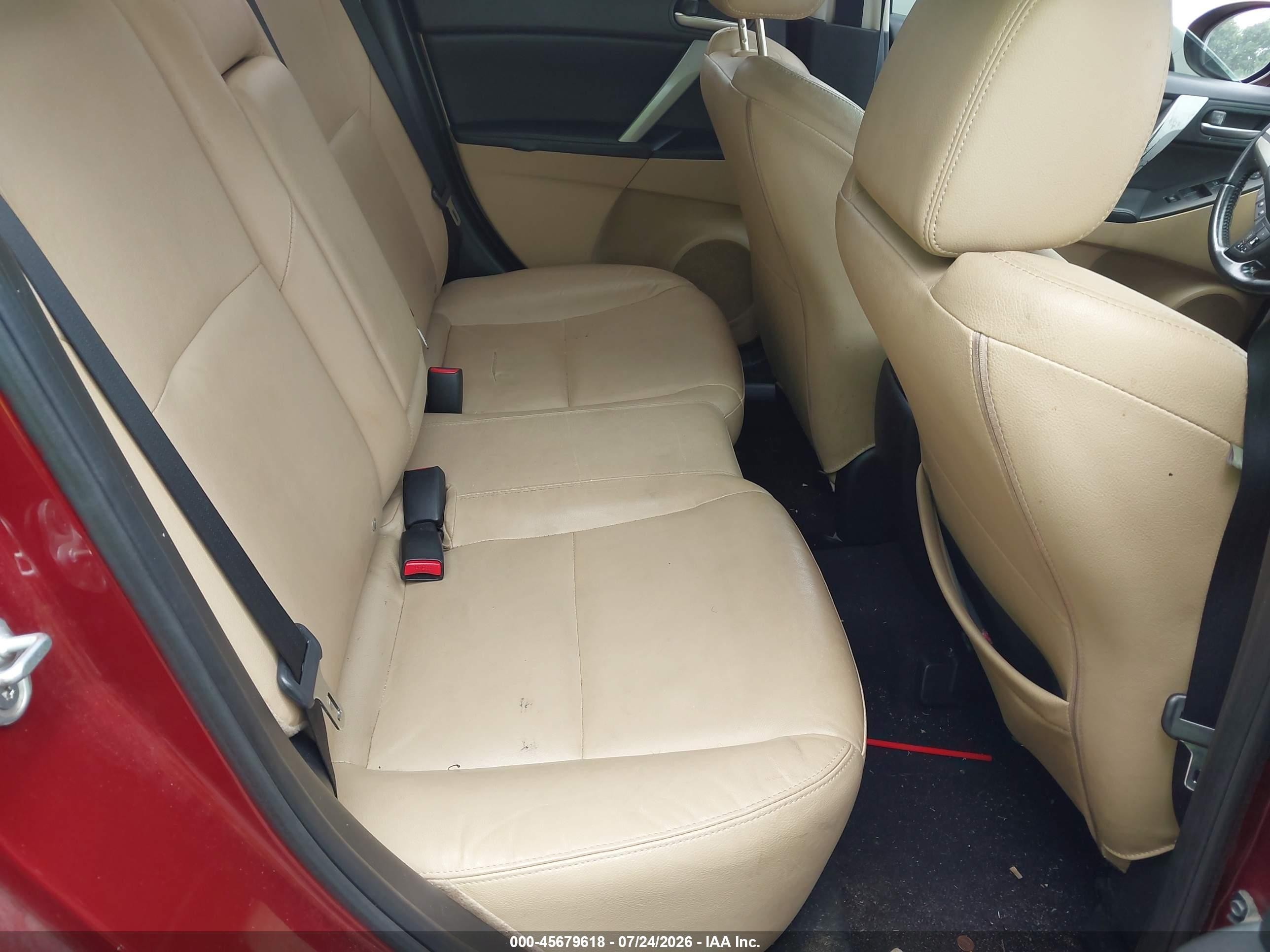 2010 Mazda Mazda3 S Grand Touring Red vin: JM1BL1S58A1100440