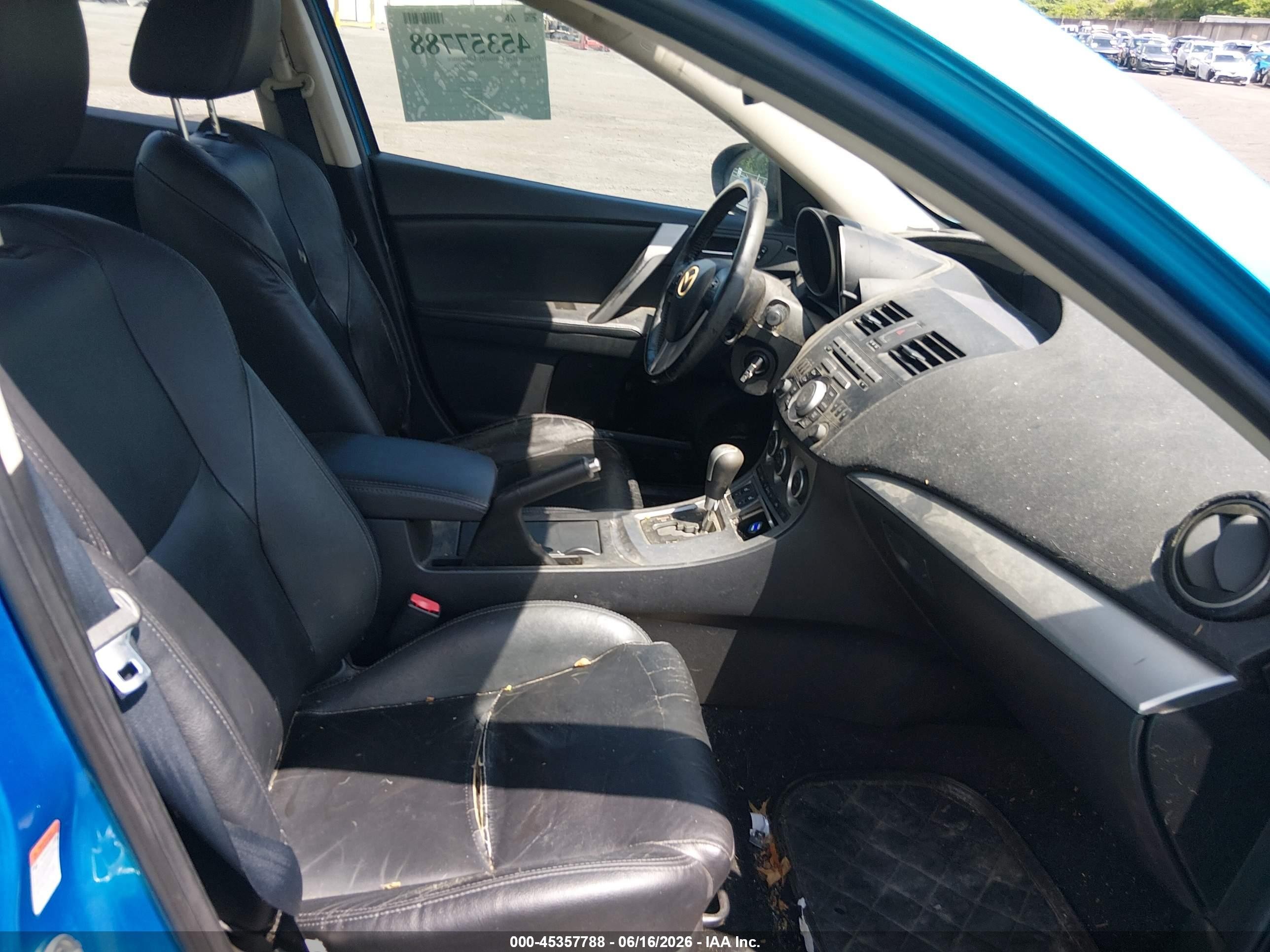 2010 Mazda Mazda3 S Grand Touring Blue vin: JM1BL1S59A1133916