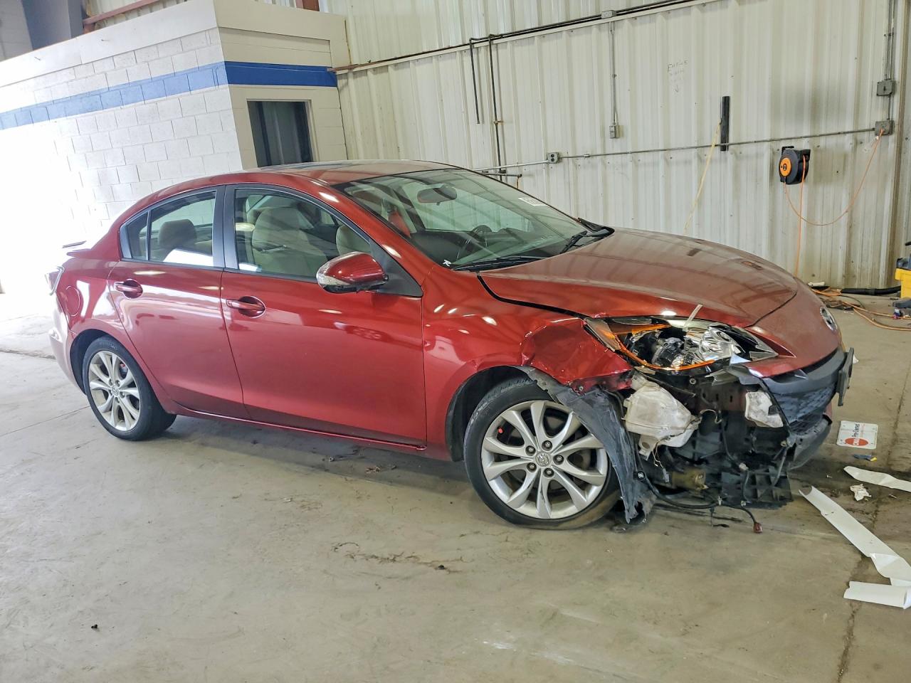 2010 Mazda 3 S Red vin: JM1BL1S61A1113748