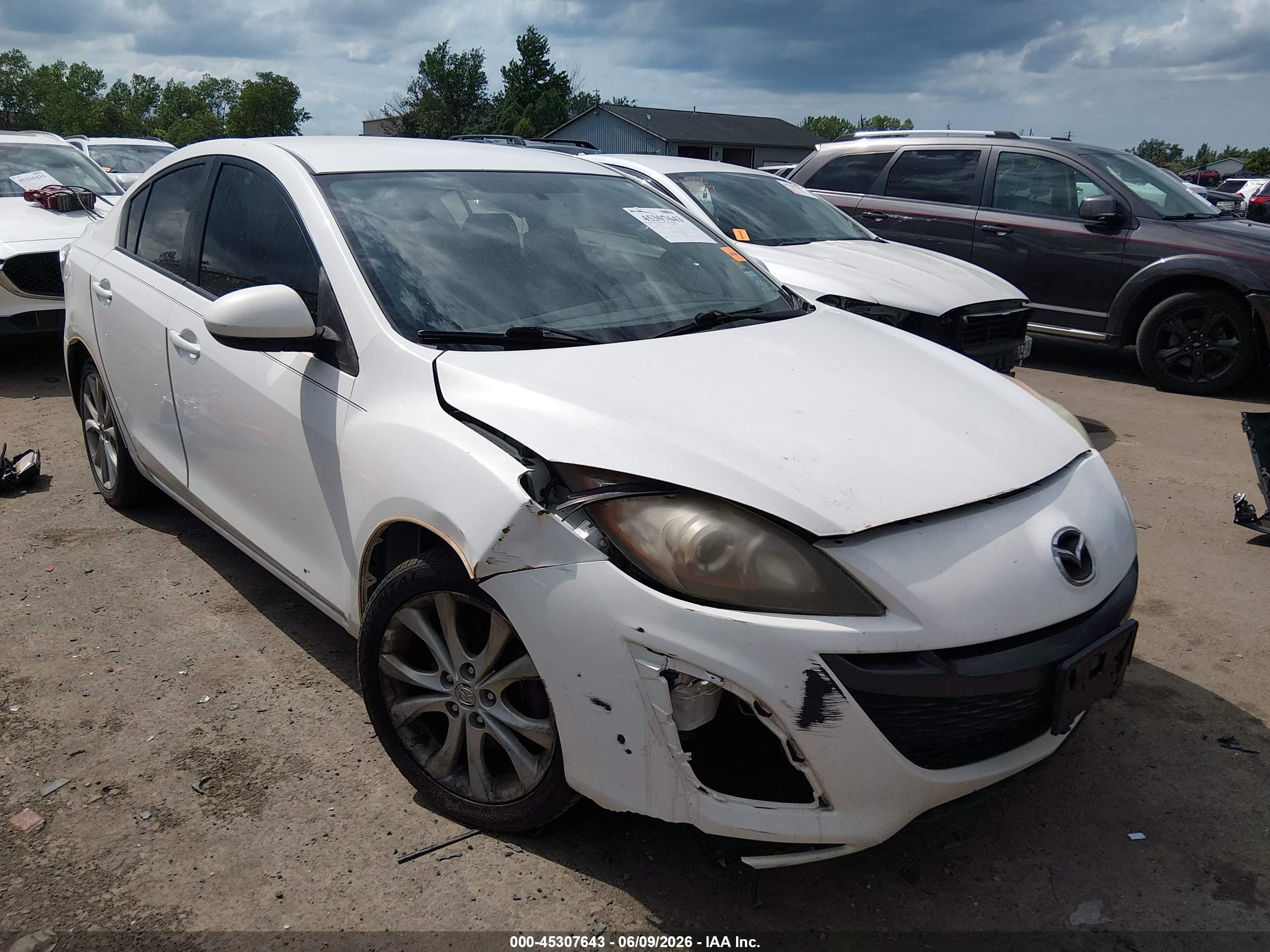 2010 Mazda Mazda3 S Sport White vin: JM1BL1S62A1251623