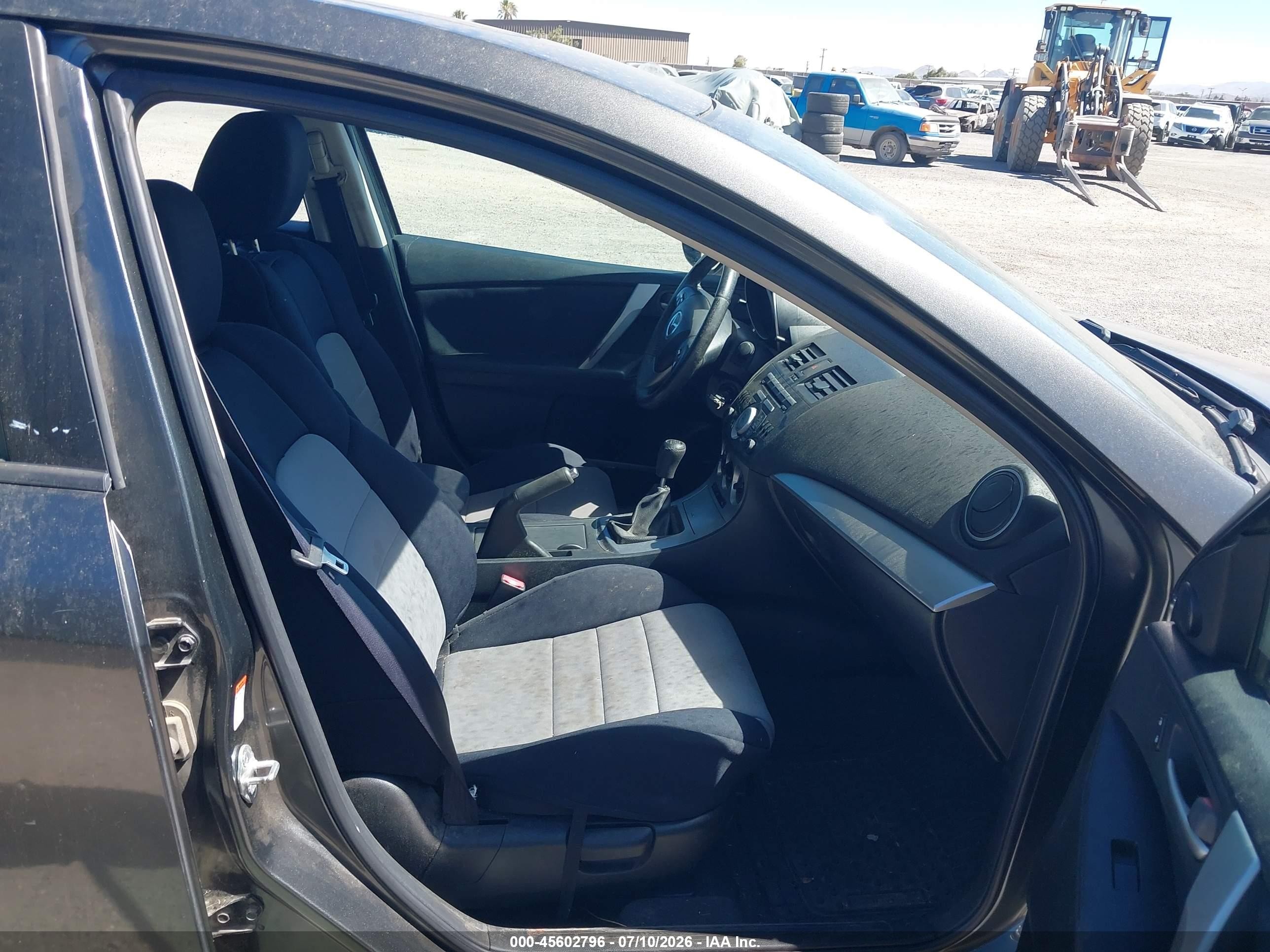 2010 Mazda Mazda3 S Sport Серый vin: JM1BL1S64A1351982