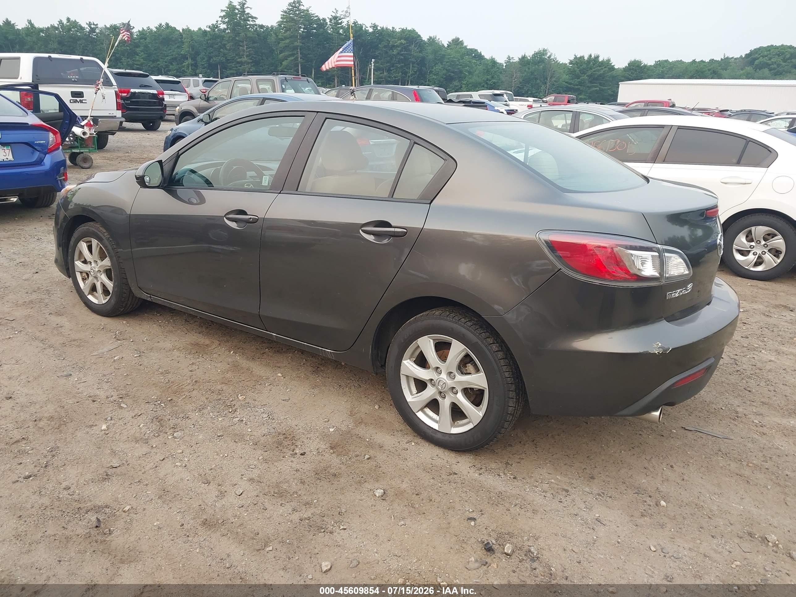 2010 Mazda Mazda3 I Touring Brown vin: JM1BL1SF0A1129035