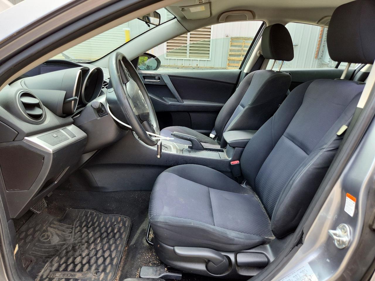 2010 Mazda 3 I Silver vin: JM1BL1SF0A1148622