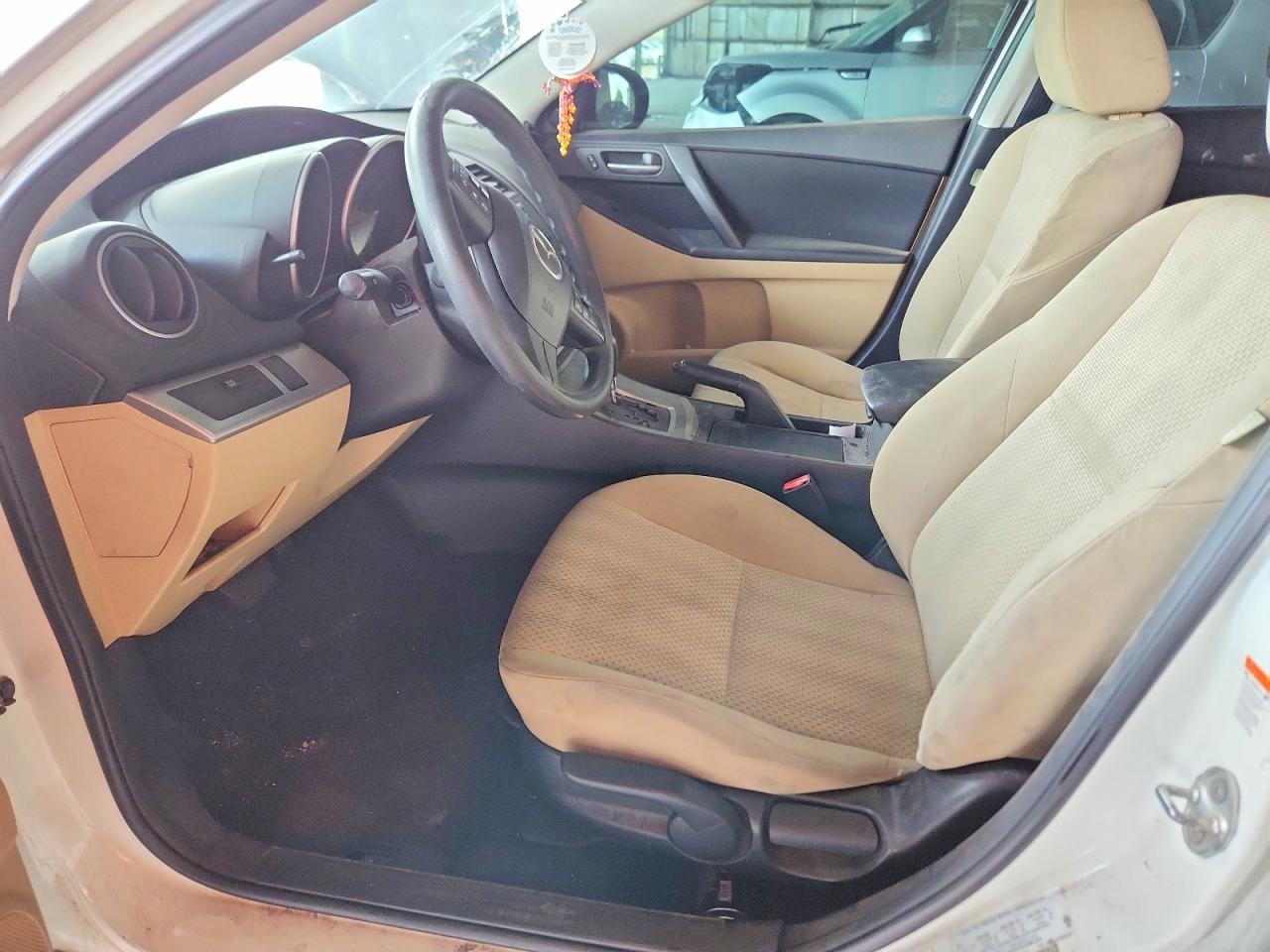 2010 Mazda 3 I Белый vin: JM1BL1SF0A1152492