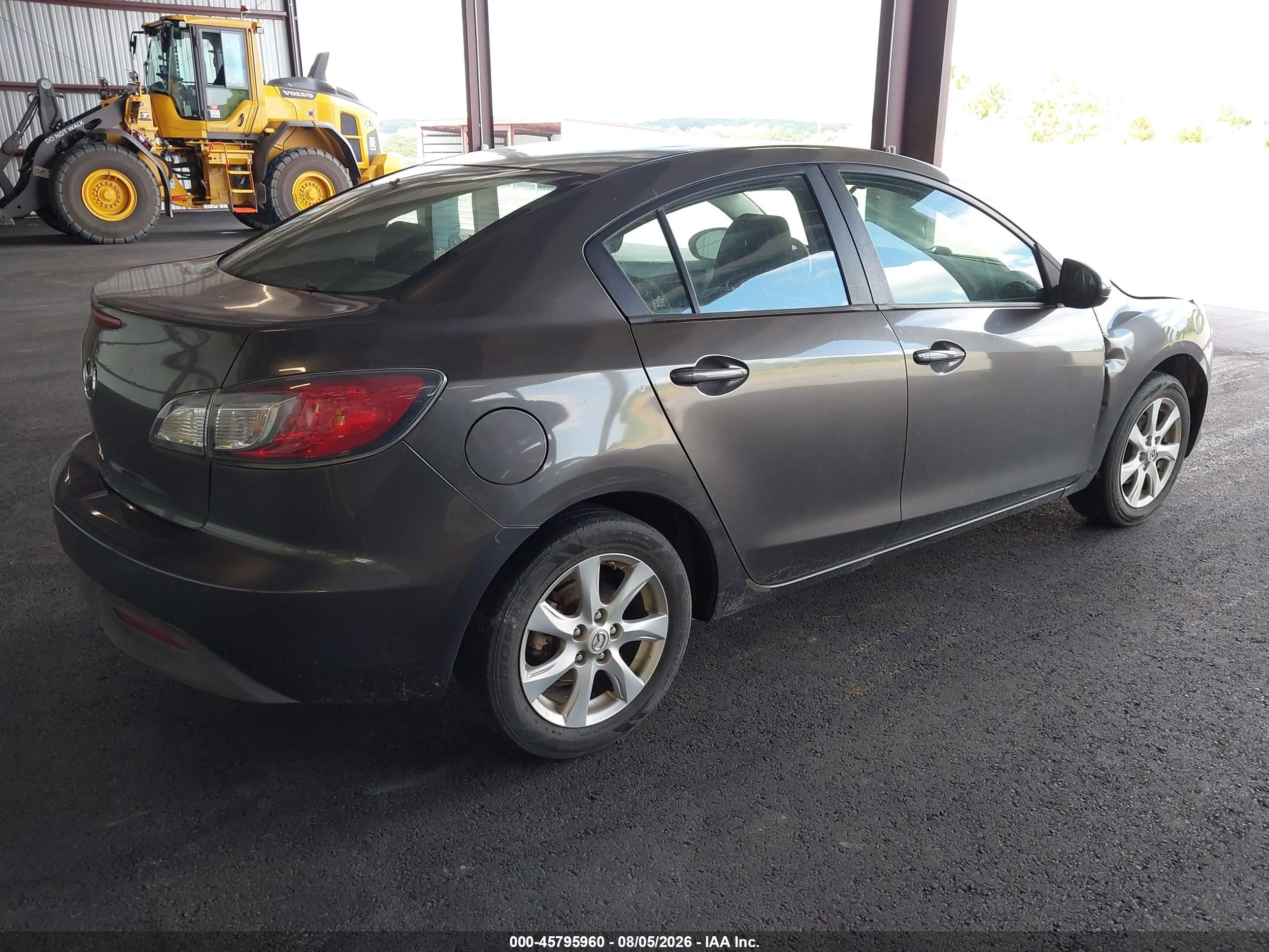 2010 Mazda Mazda3 I Touring Gray vin: JM1BL1SF0A1197402