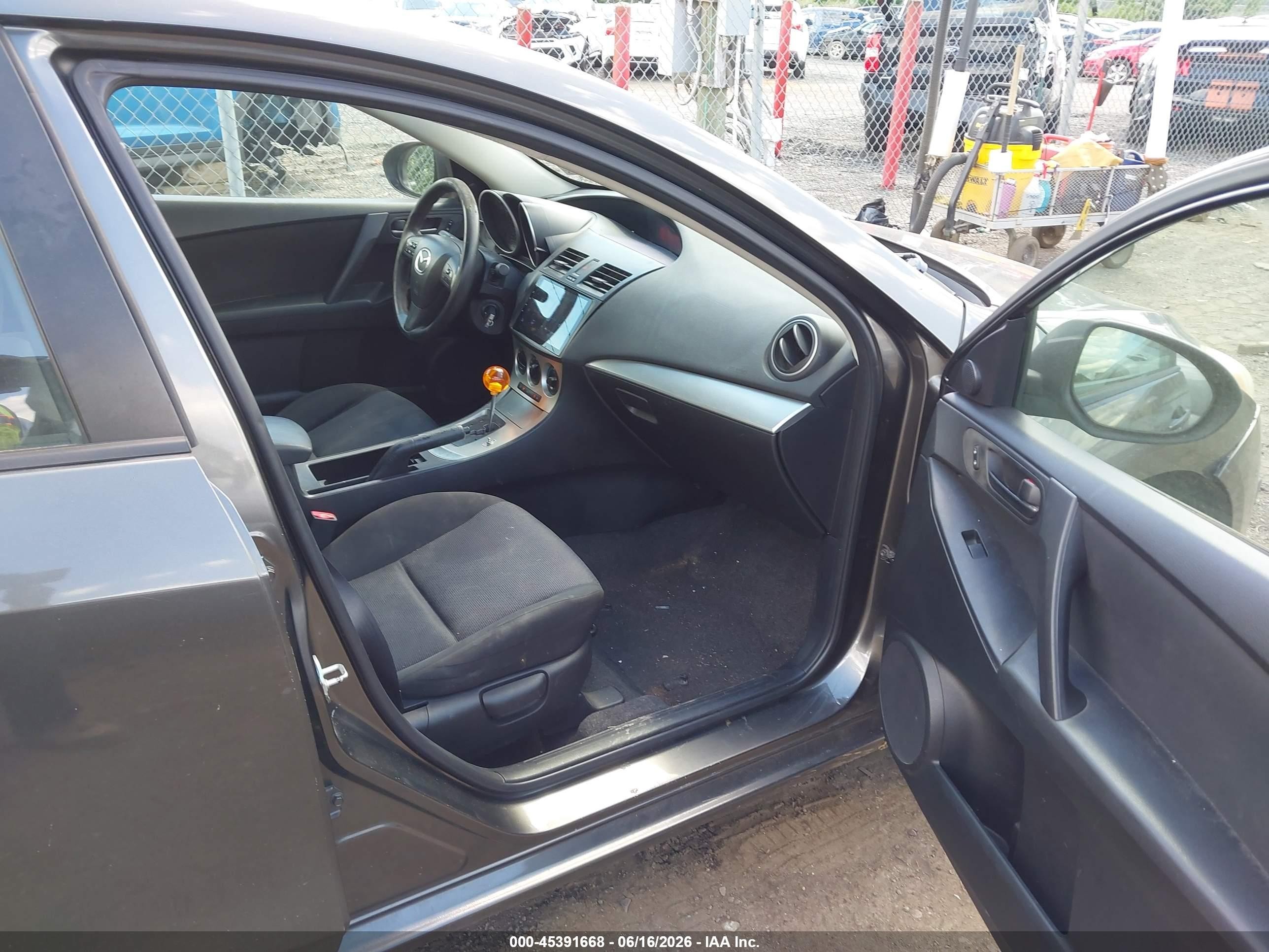 2010 Mazda Mazda3 I Touring Gray vin: JM1BL1SF0A1234108