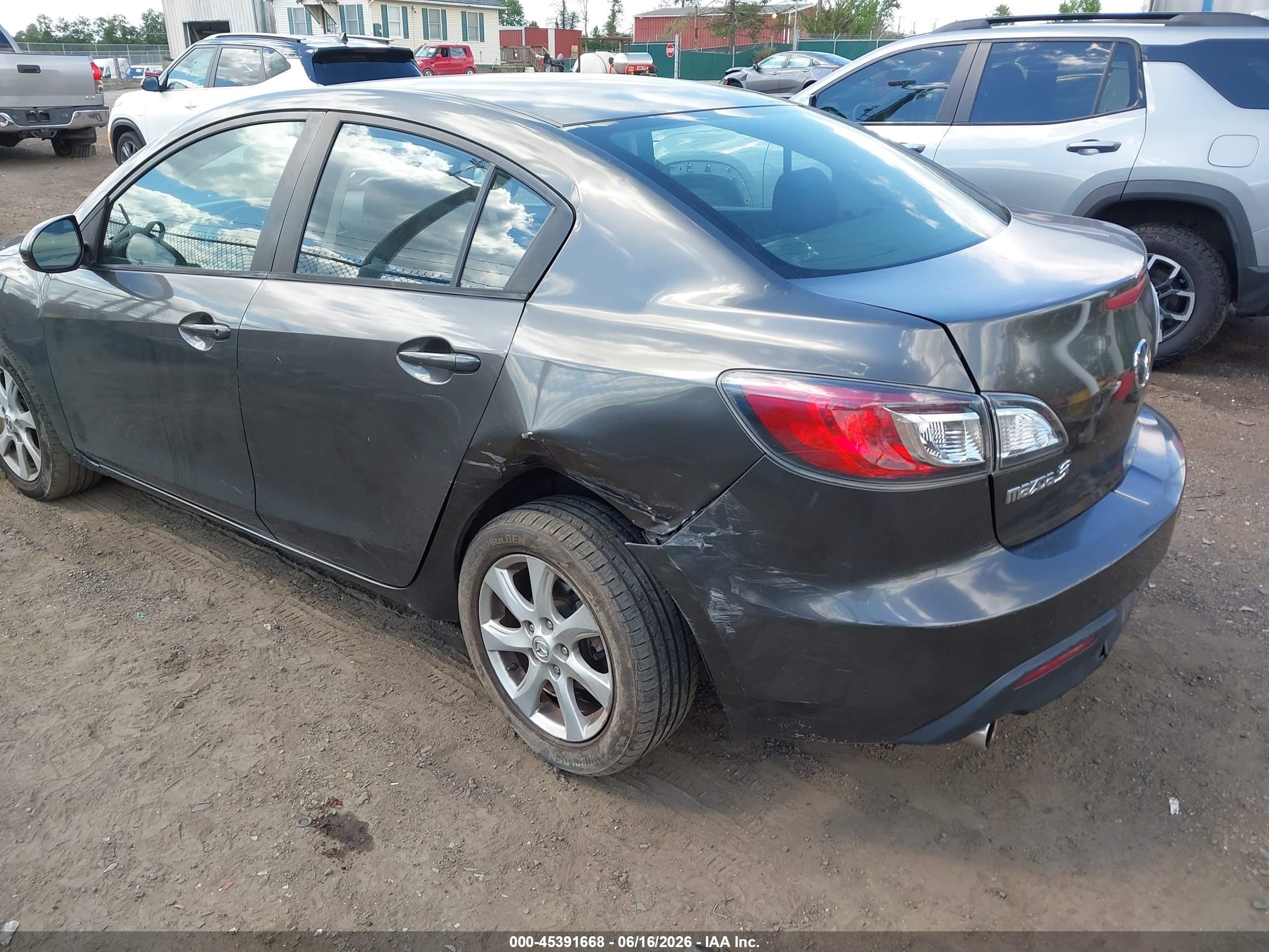 2010 Mazda Mazda3 I Touring Gray vin: JM1BL1SF0A1234108