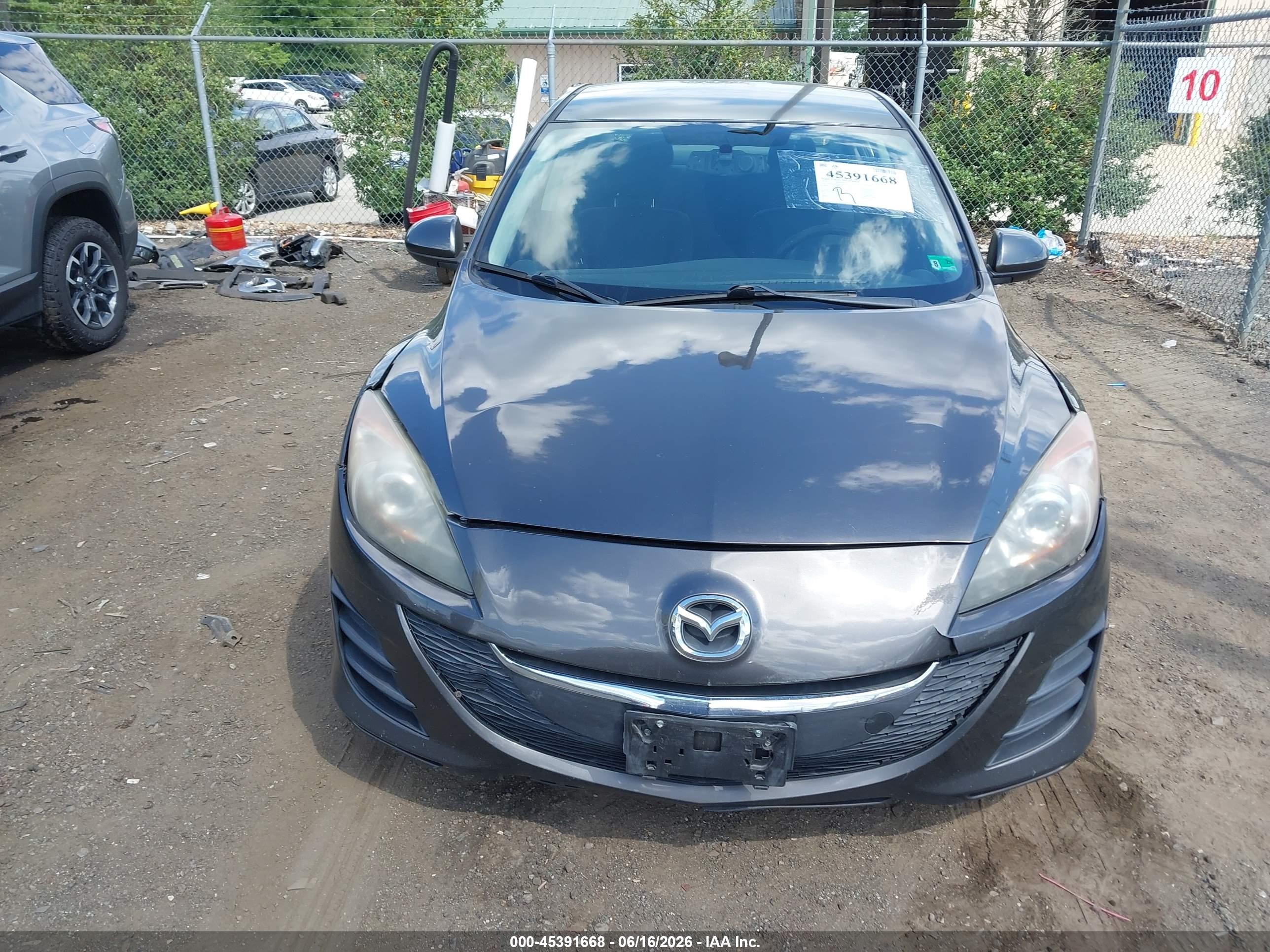2010 Mazda Mazda3 I Touring Gray vin: JM1BL1SF0A1234108
