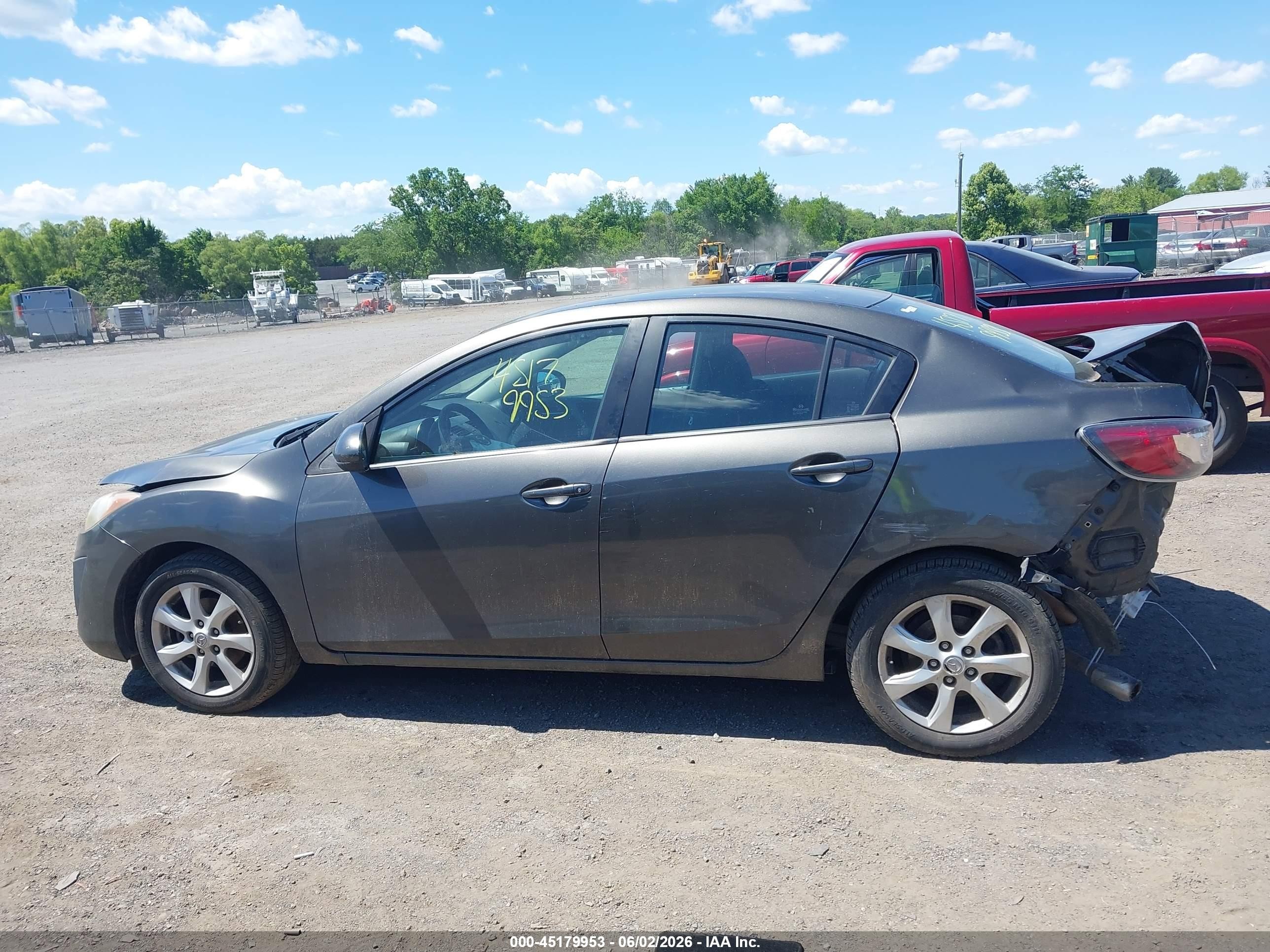 2010 Mazda Mazda3 I Touring Gray vin: JM1BL1SF0A1344396