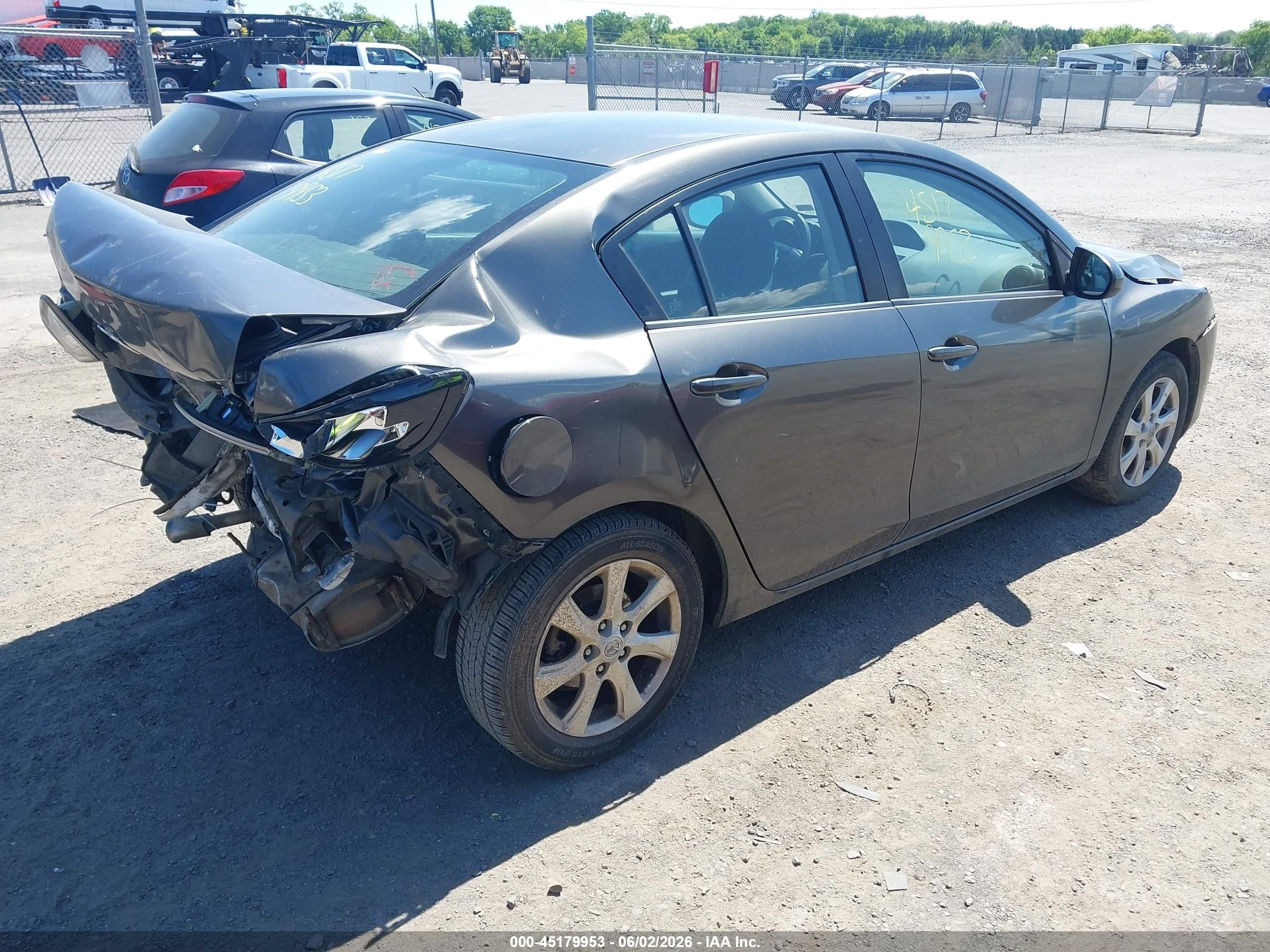 2010 Mazda Mazda3 I Touring Gray vin: JM1BL1SF0A1344396