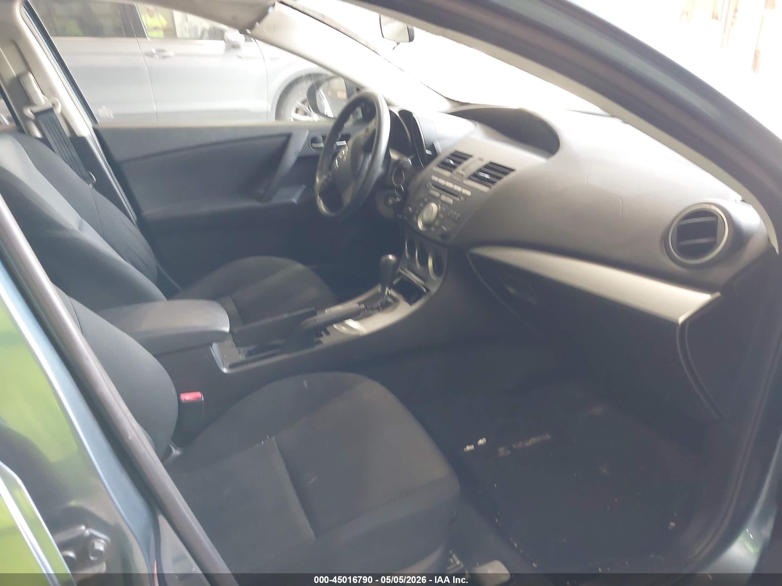 2010 Mazda Mazda3 I Touring Green vin: JM1BL1SF1A1184514