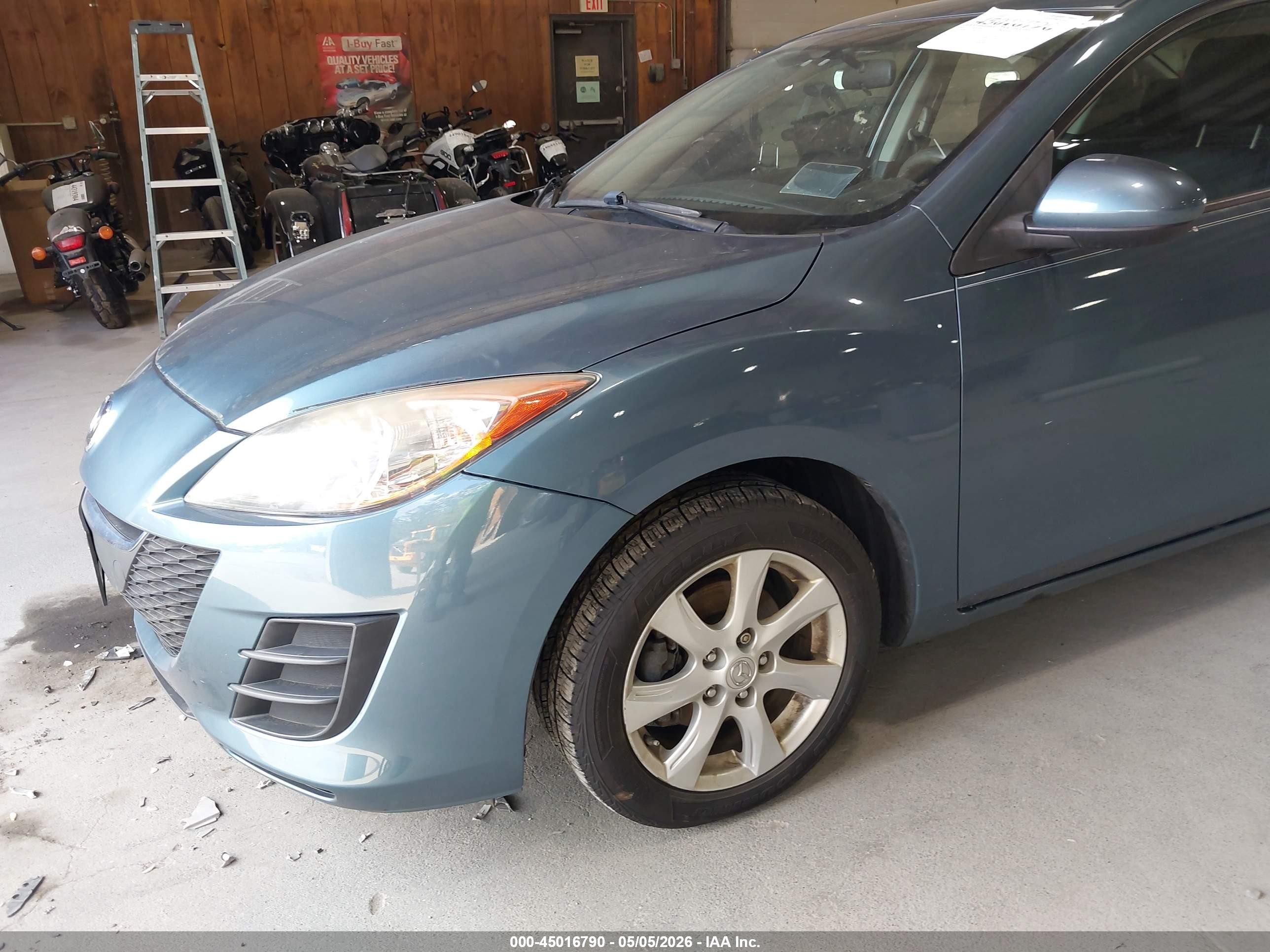 2010 Mazda Mazda3 I Touring Green vin: JM1BL1SF1A1184514
