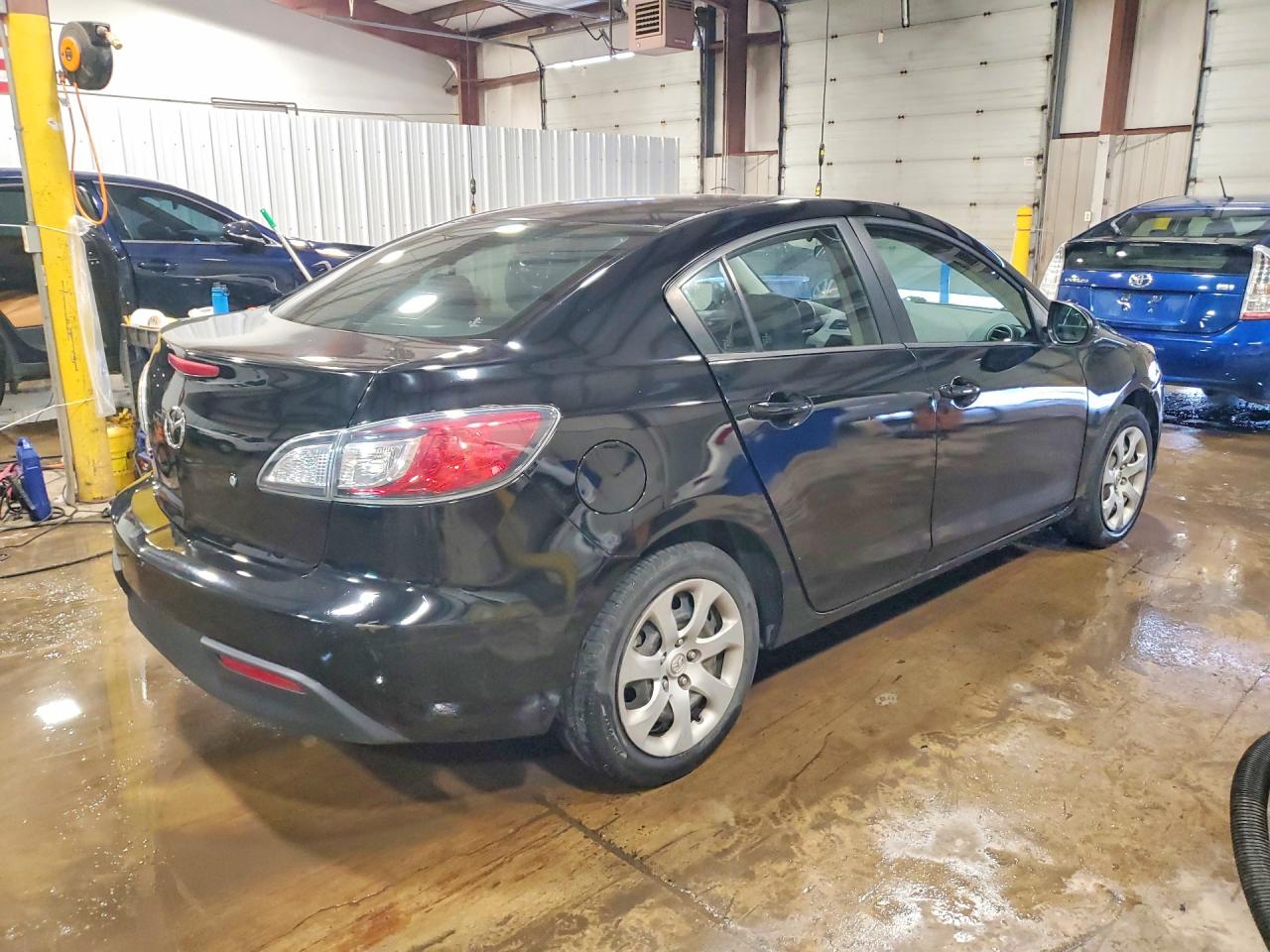 2010 Mazda 3 I Black vin: JM1BL1SF1A1210805