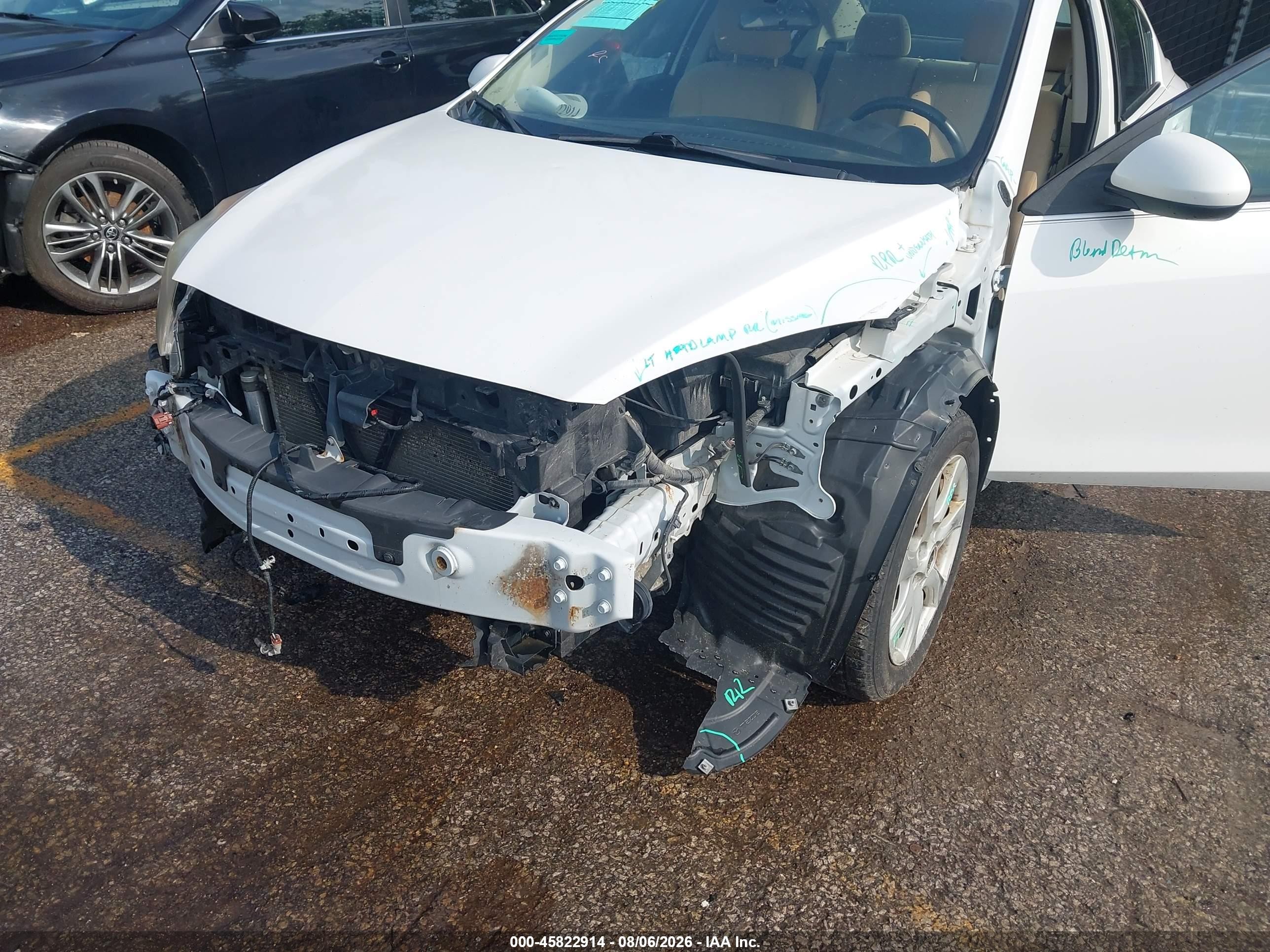 2010 Mazda Mazda3 I Touring Белый vin: JM1BL1SF1A1239530