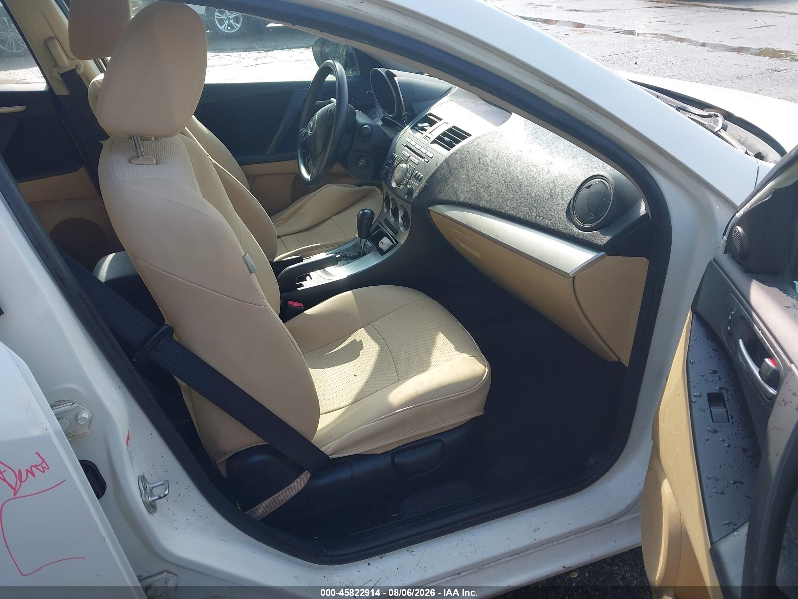 2010 Mazda Mazda3 I Touring Белый vin: JM1BL1SF1A1239530