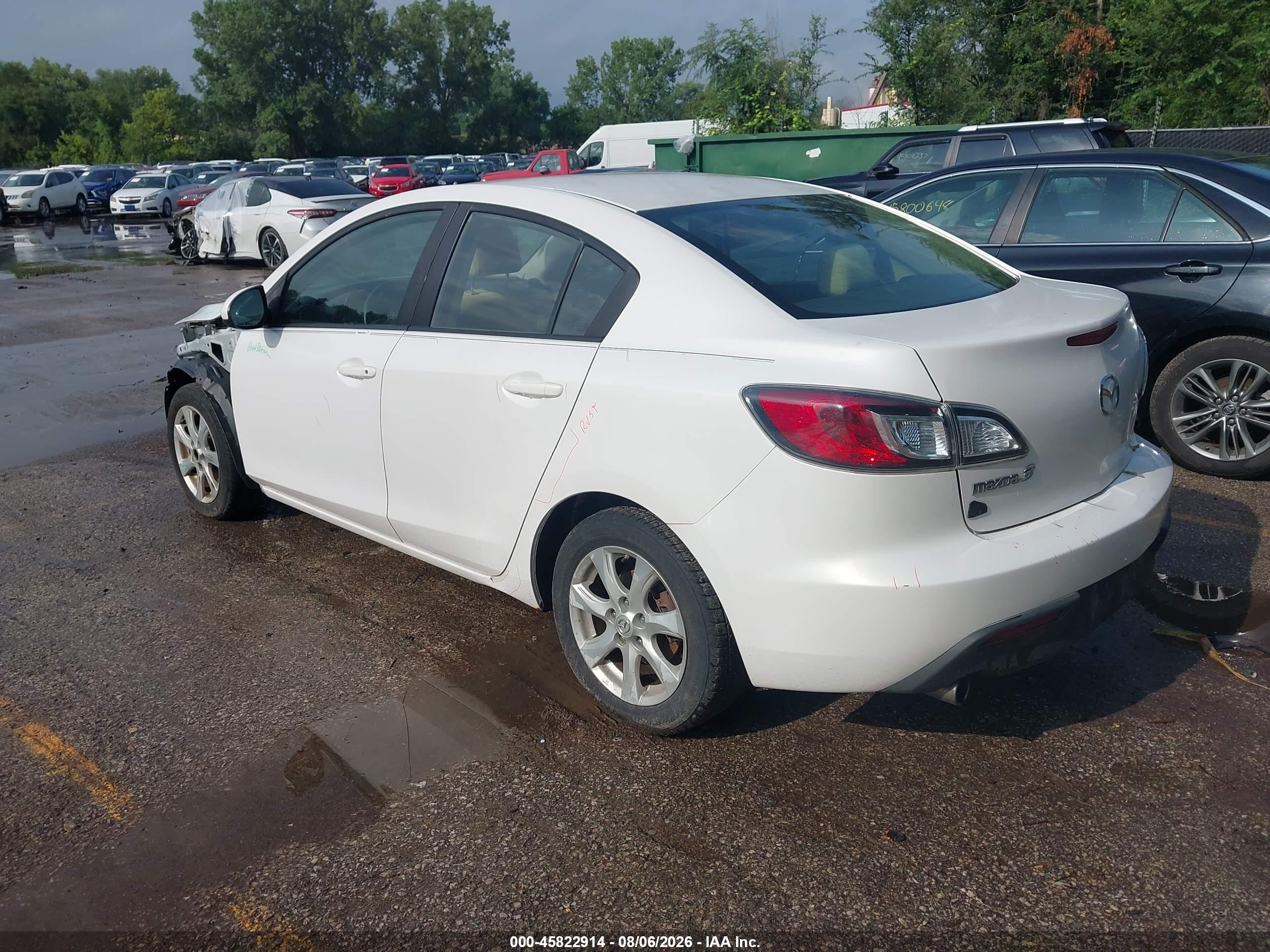 2010 Mazda Mazda3 I Touring Белый vin: JM1BL1SF1A1239530