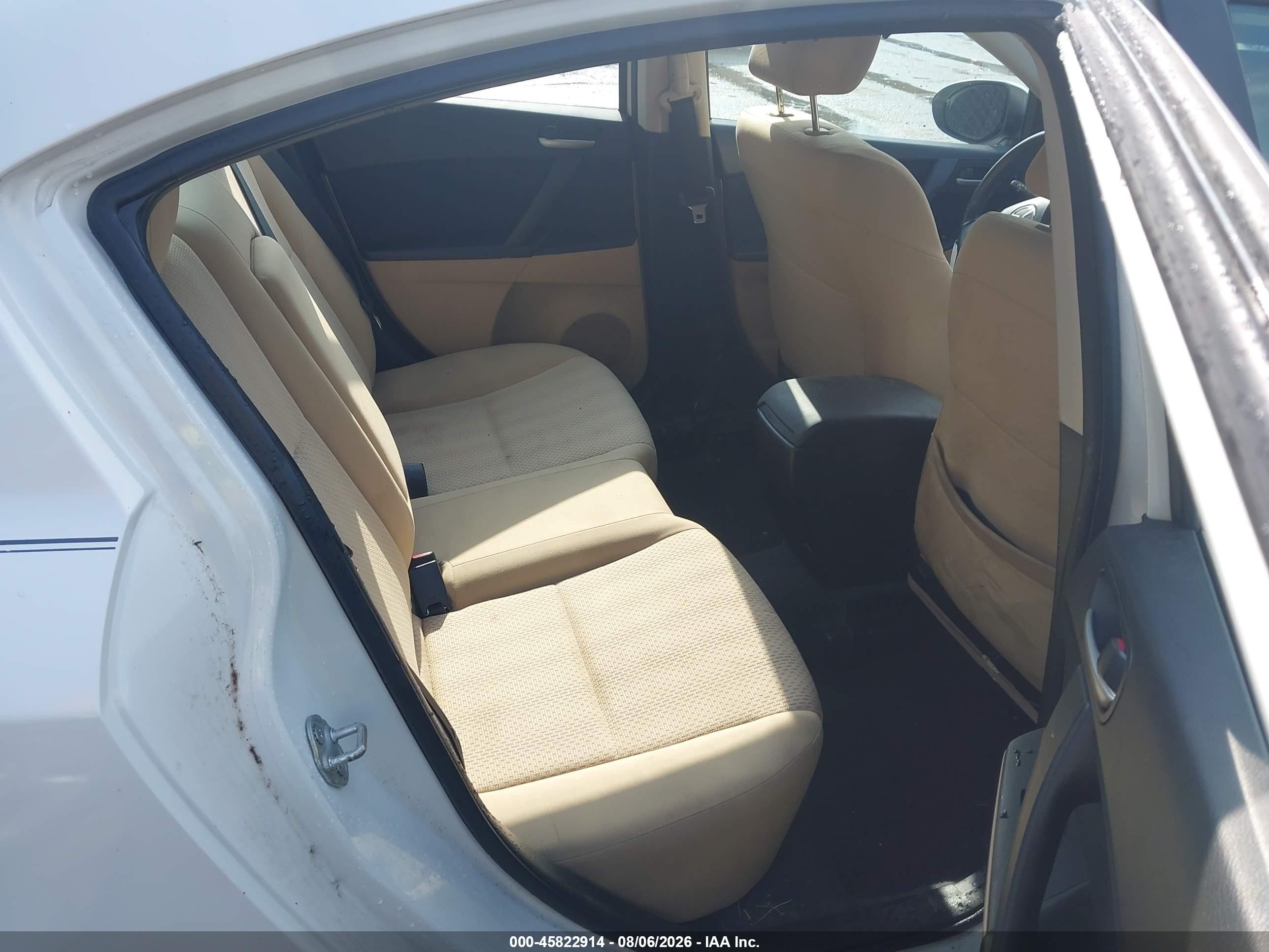 2010 Mazda Mazda3 I Touring Белый vin: JM1BL1SF1A1239530