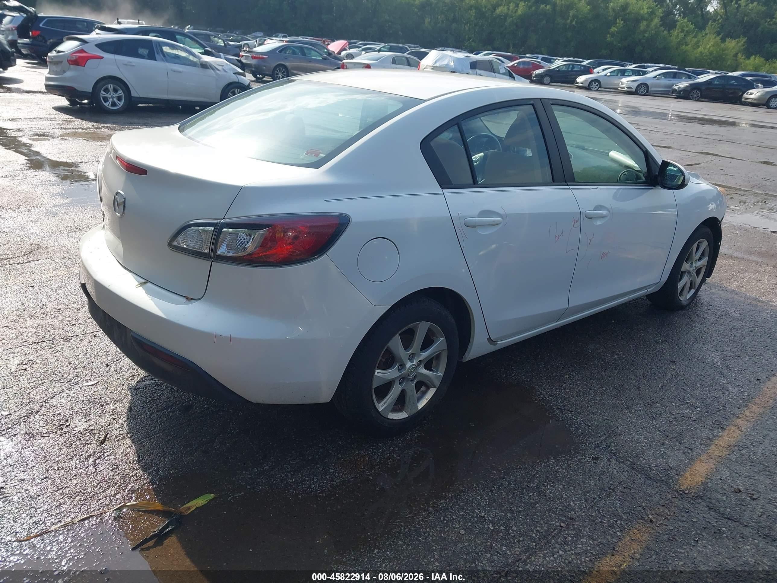 2010 Mazda Mazda3 I Touring Белый vin: JM1BL1SF1A1239530