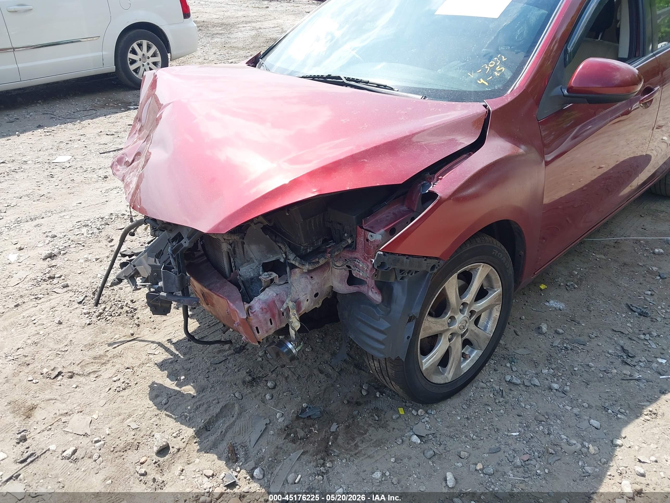 2010 Mazda Mazda3   Red vin: JM1BL1SF1A1273032