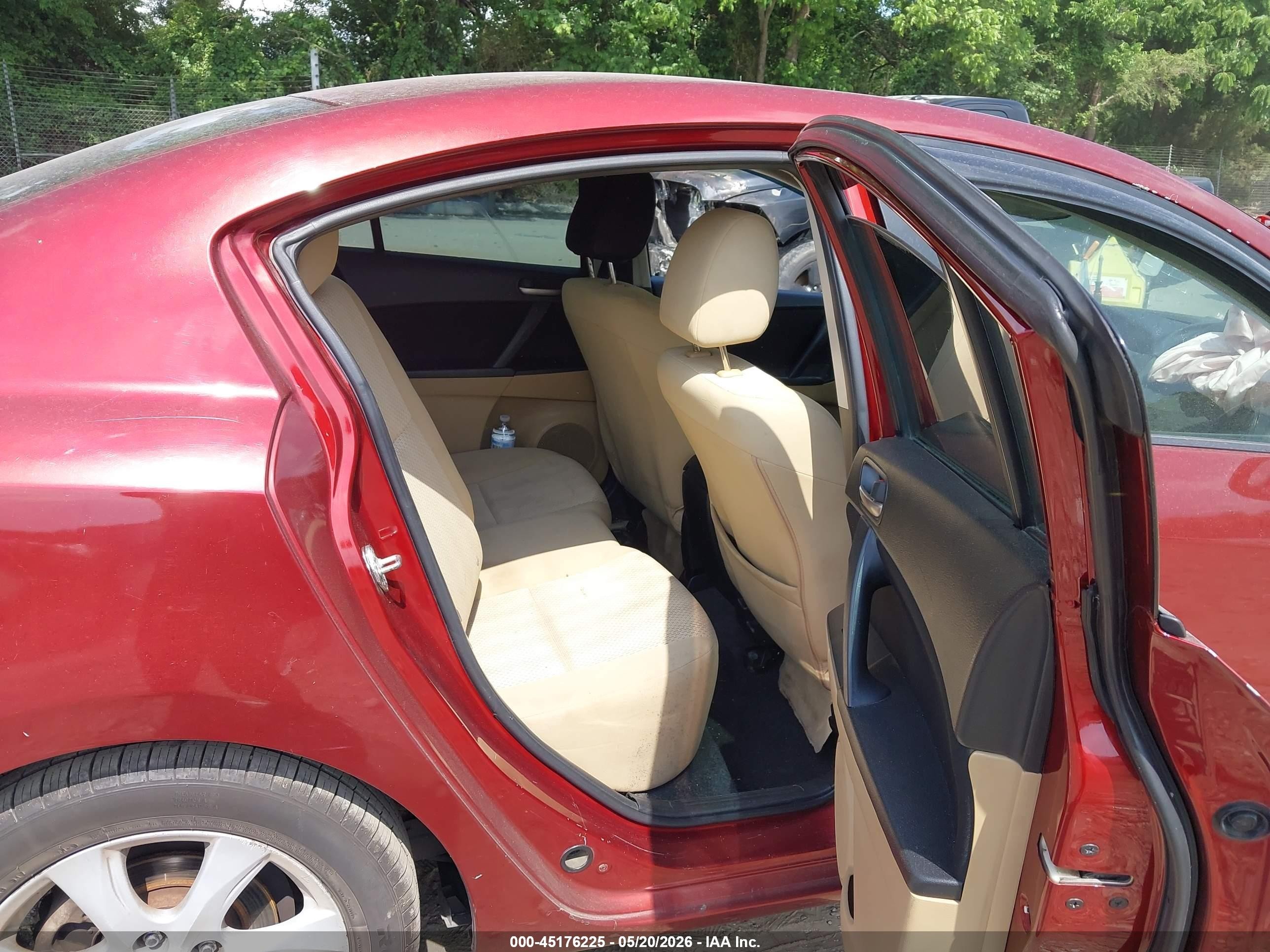 2010 Mazda Mazda3   Red vin: JM1BL1SF1A1273032
