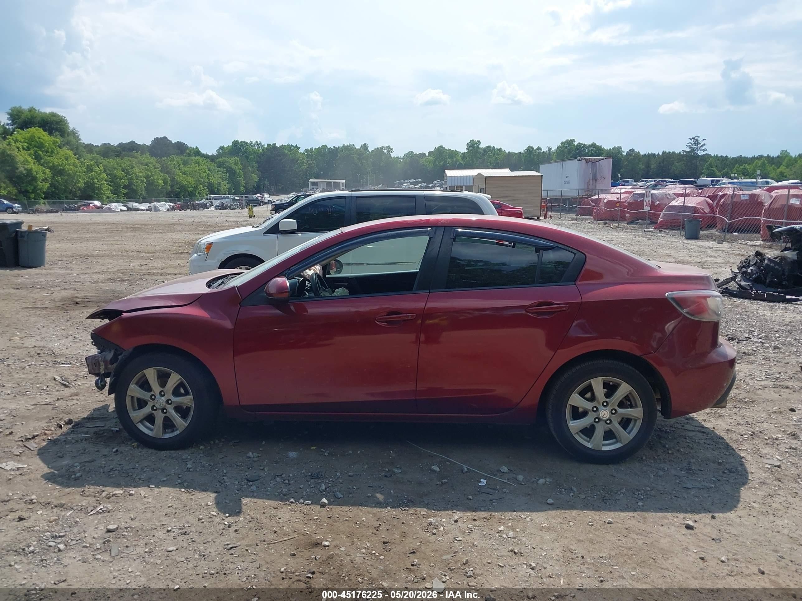 2010 Mazda Mazda3   Red vin: JM1BL1SF1A1273032