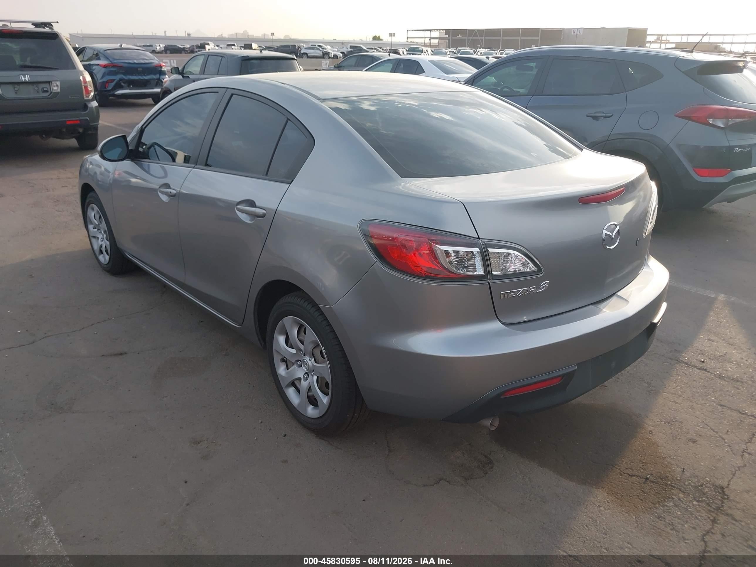 2010 Mazda Mazda3 I Sport Silver vin: JM1BL1SF1A1327462