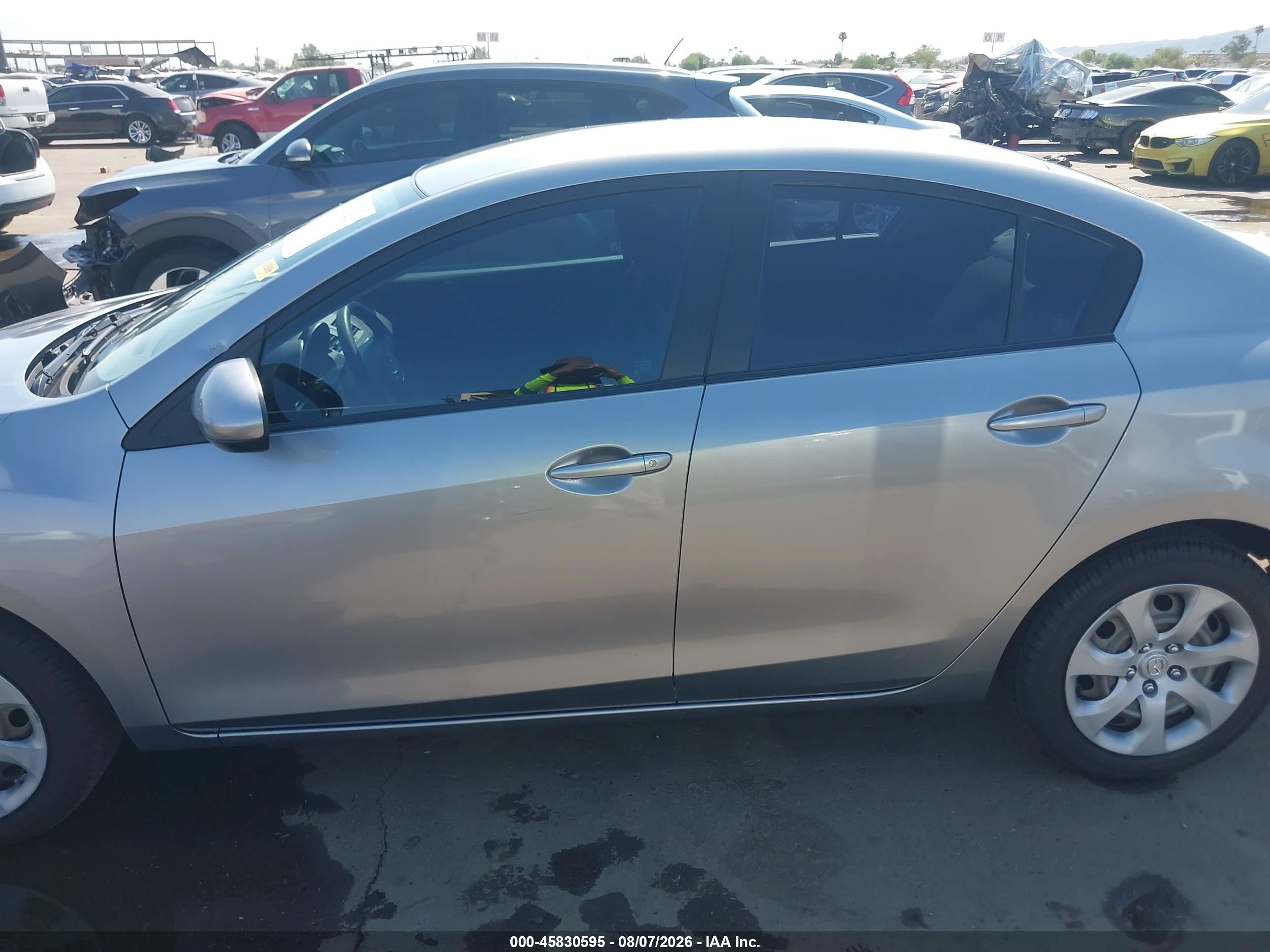 2010 Mazda Mazda3 I Sport Silver vin: JM1BL1SF1A1327462