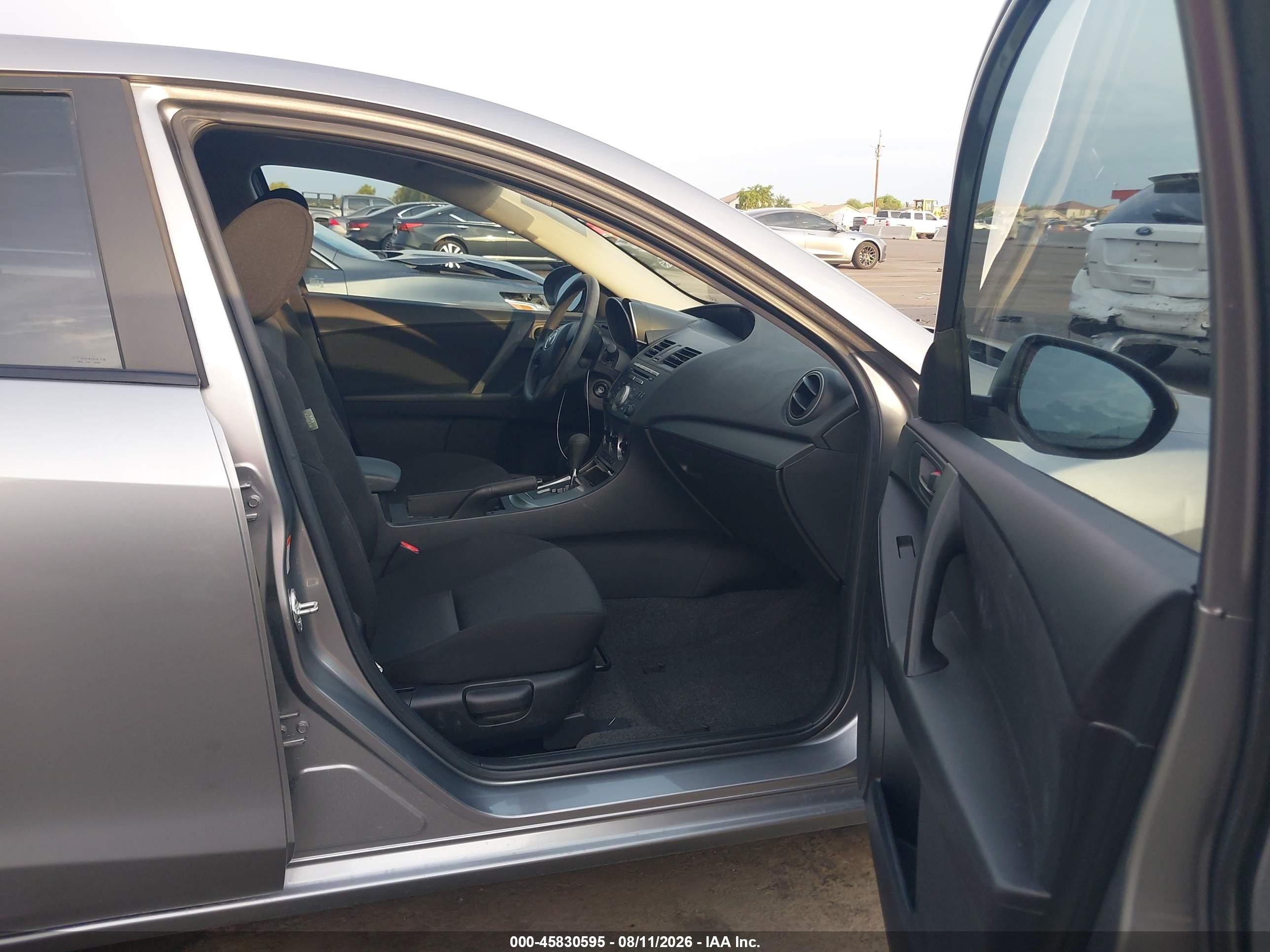2010 Mazda Mazda3 I Sport Silver vin: JM1BL1SF1A1327462