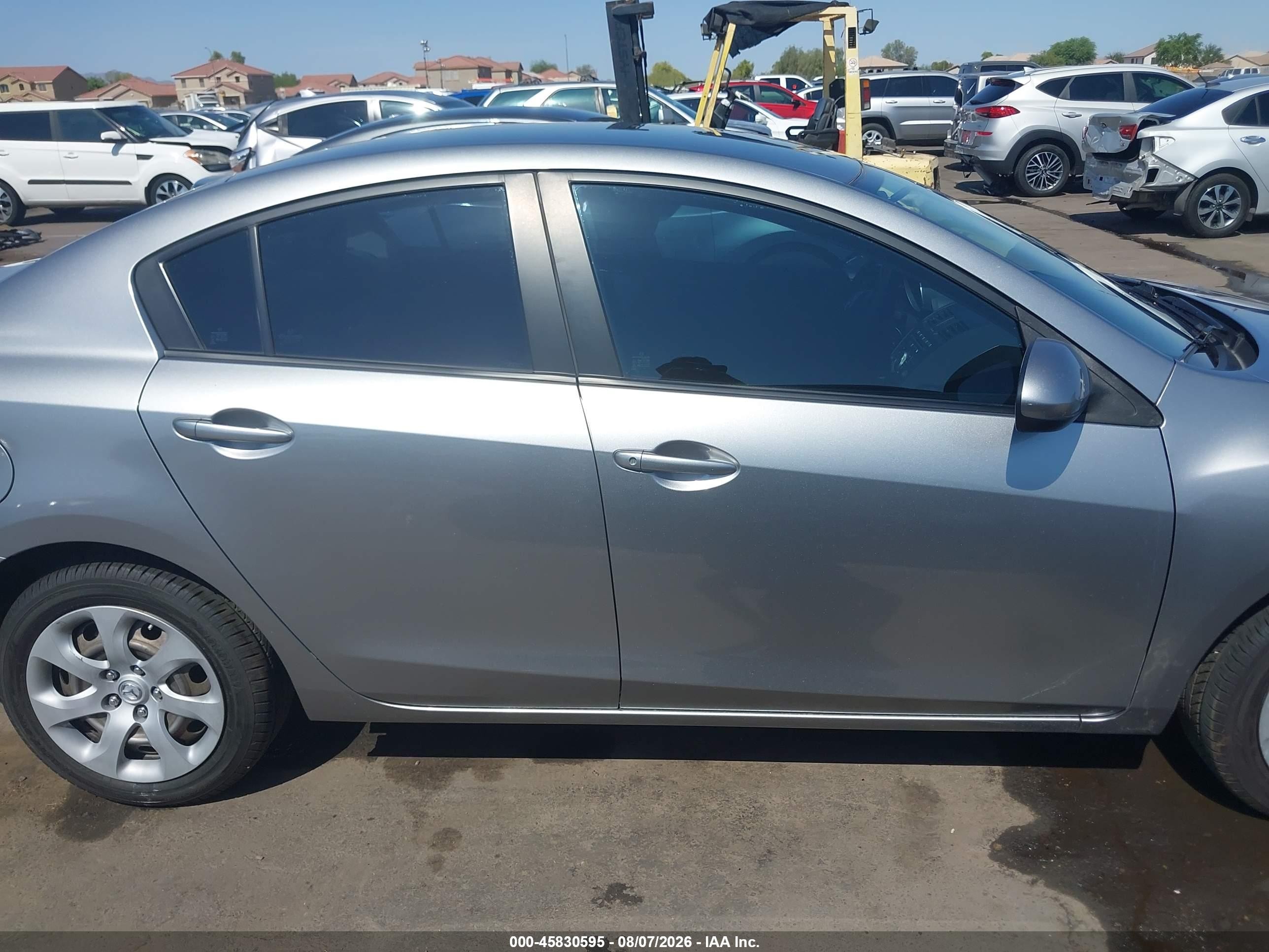 2010 Mazda Mazda3 I Sport Silver vin: JM1BL1SF1A1327462