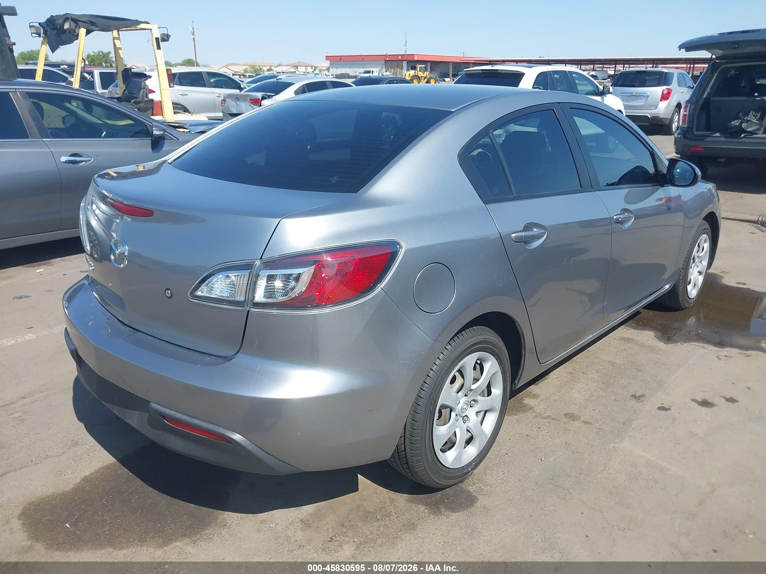 2010 Mazda Mazda3 I Sport Silver vin: JM1BL1SF1A1327462