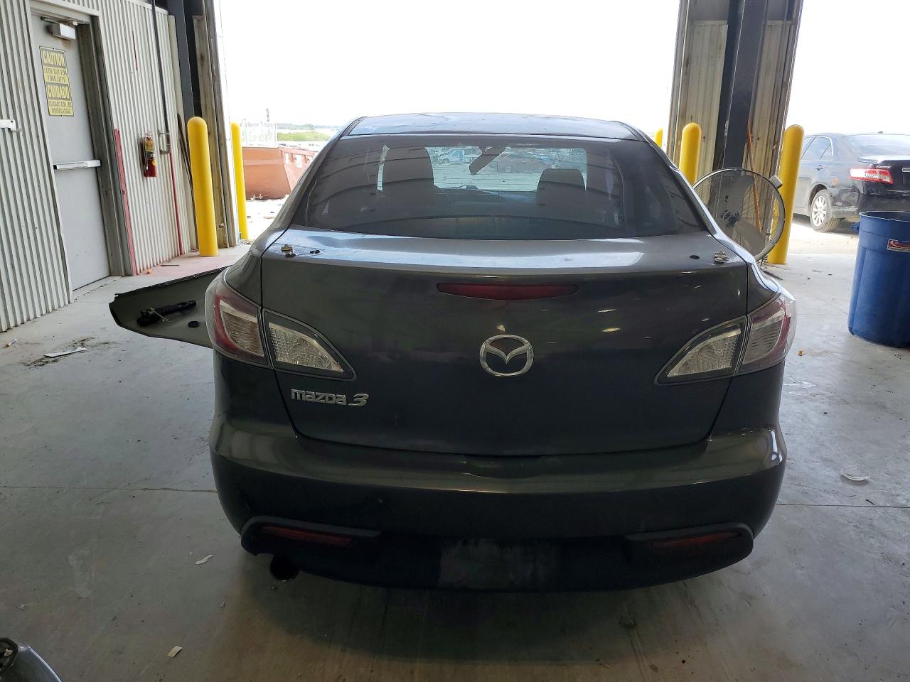 2010 Mazda 3 I Gray vin: JM1BL1SF2A1105593