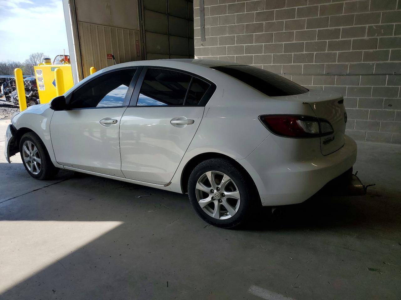2010 Mazda 3 I White vin: JM1BL1SF2A1130543
