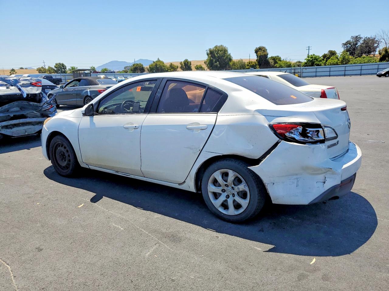 2010 Mazda 3 I Белый vin: JM1BL1SF2A1271175