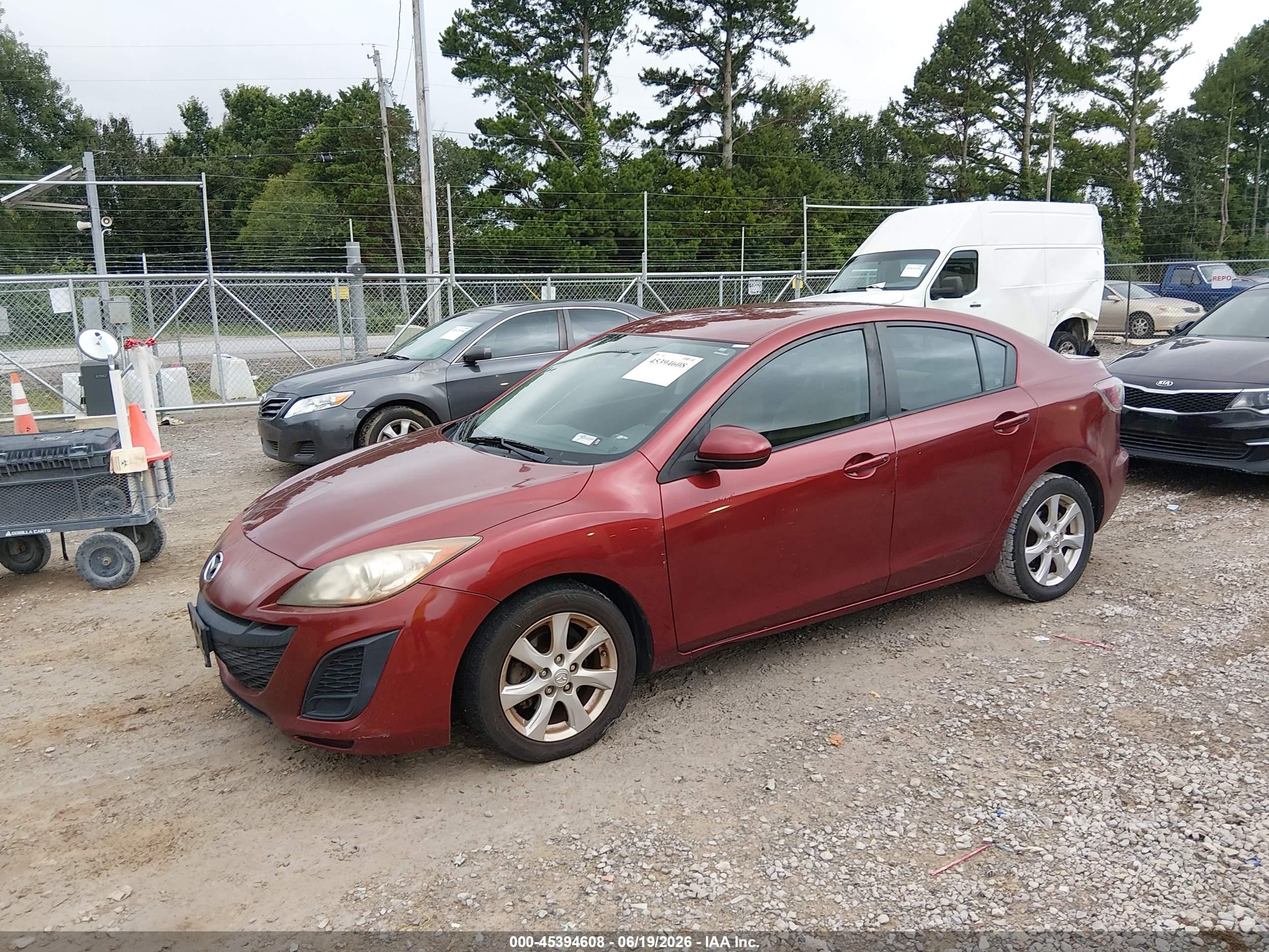 2010 Mazda Mazda3 I Touring Red vin: JM1BL1SF2A1291409