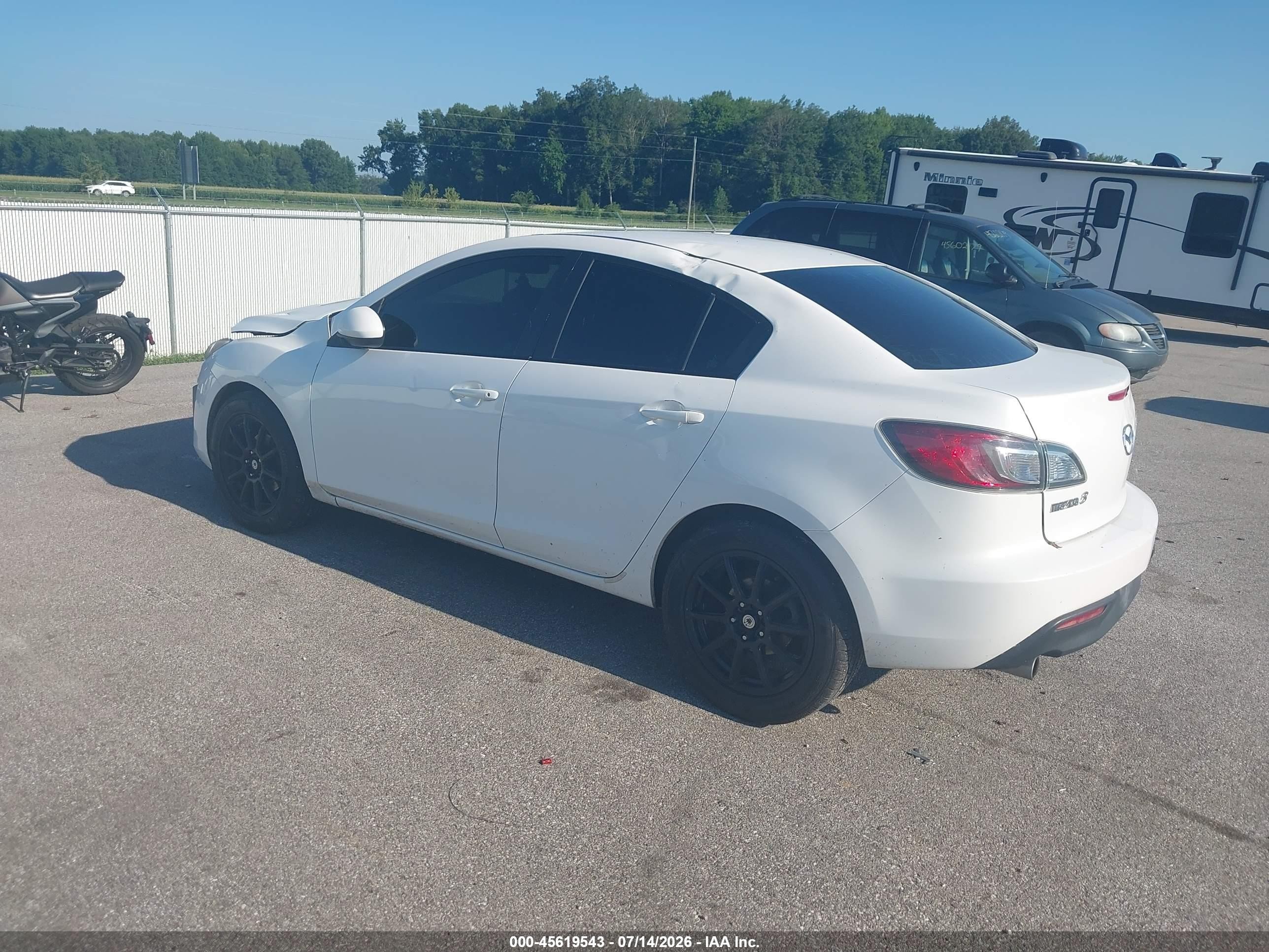 2010 Mazda Mazda3 I Touring White vin: JM1BL1SF2A1336607