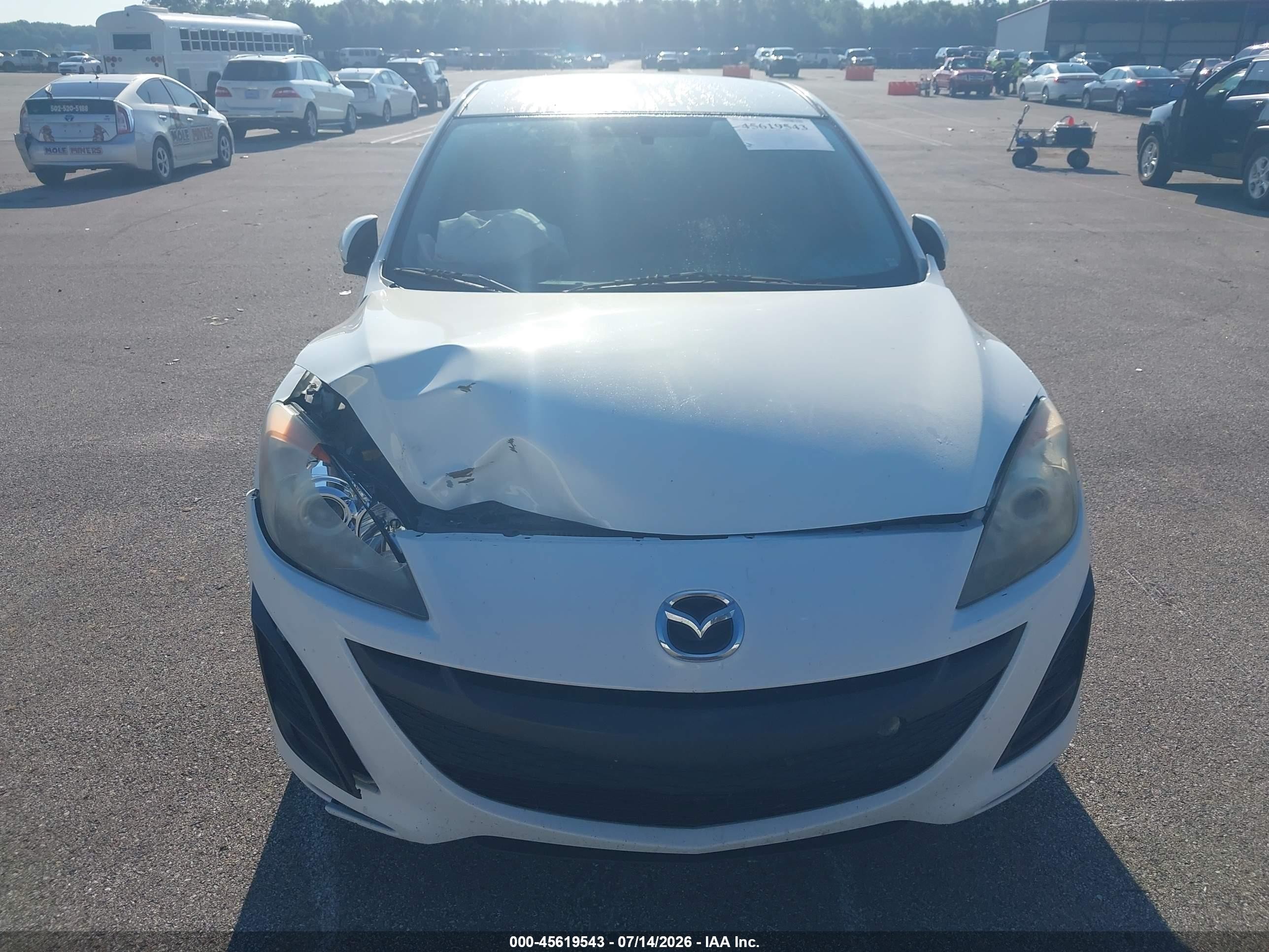 2010 Mazda Mazda3 I Touring White vin: JM1BL1SF2A1336607