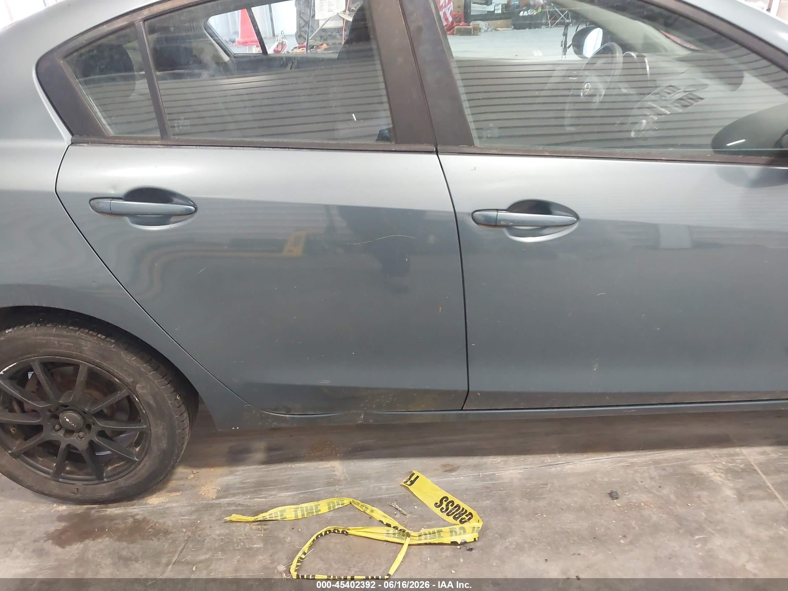 2010 Mazda Mazda3 I Touring Teal vin: JM1BL1SF3A1239724
