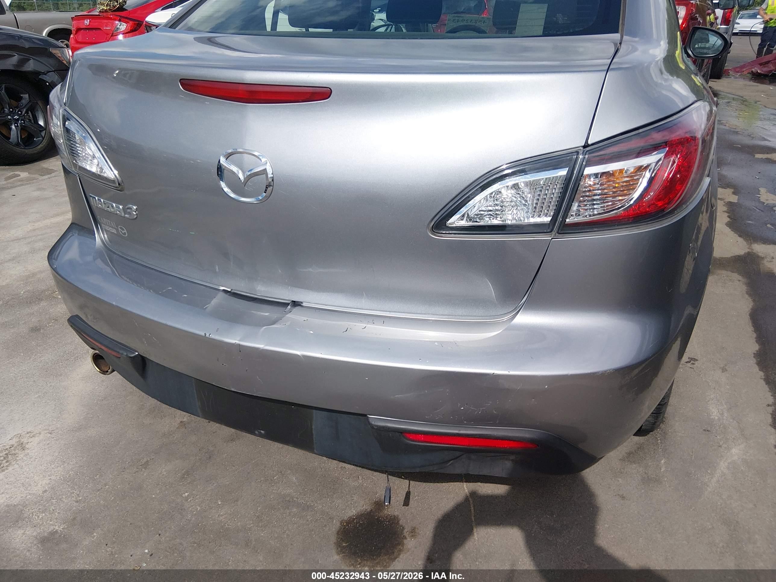 2010 Mazda Mazda3 I Touring Silver vin: JM1BL1SF4A1177914